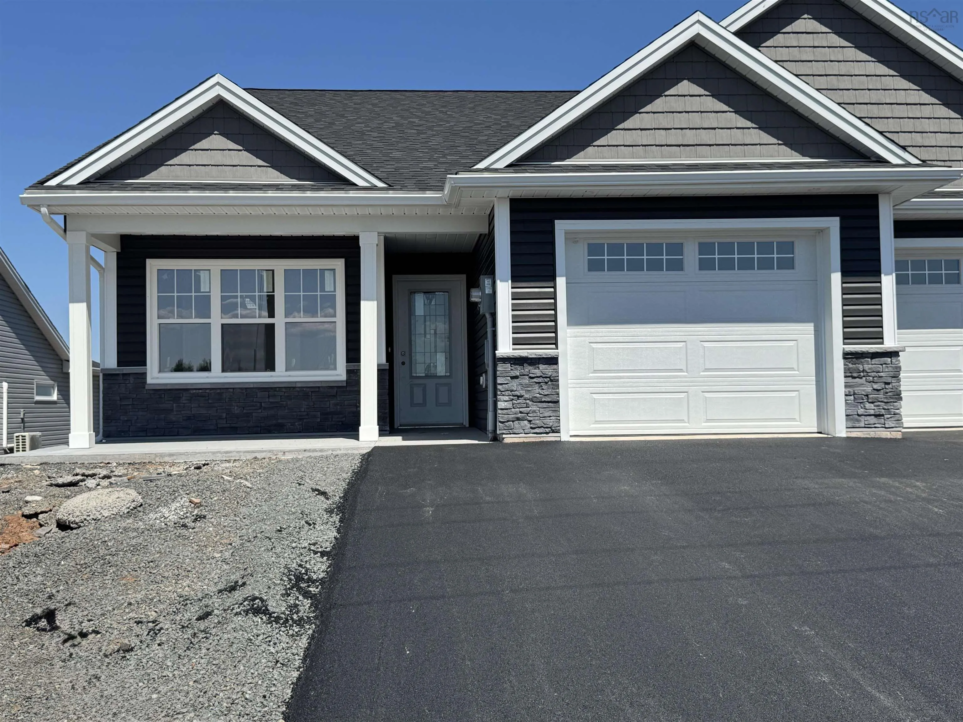 2a Abbey Road, Windsor Ns B0n 2t0, 2 Bedrooms Bedrooms, ,2 BathroomsBathrooms,Residential,For Sale,Abbey,202418660