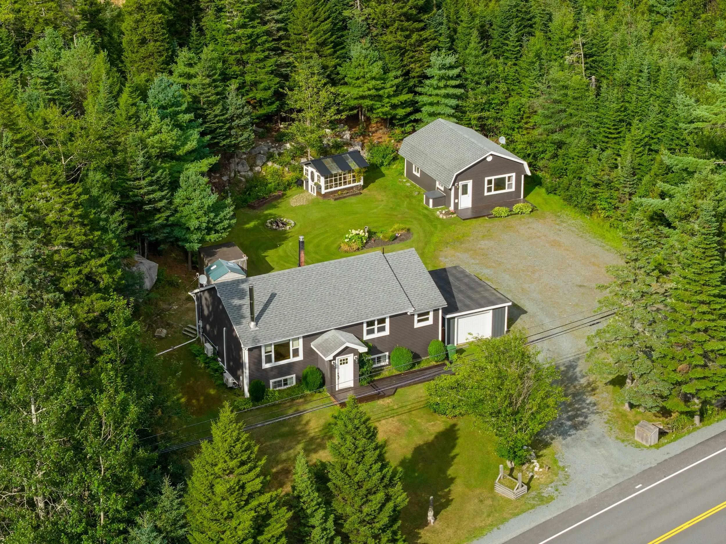 9513 Highway 7, Head Of Jeddore, NS B0J 2L0, 4 Bedrooms Bedrooms, ,3 BathroomsBathrooms,Residential,For Sale,Highway 7,202521941