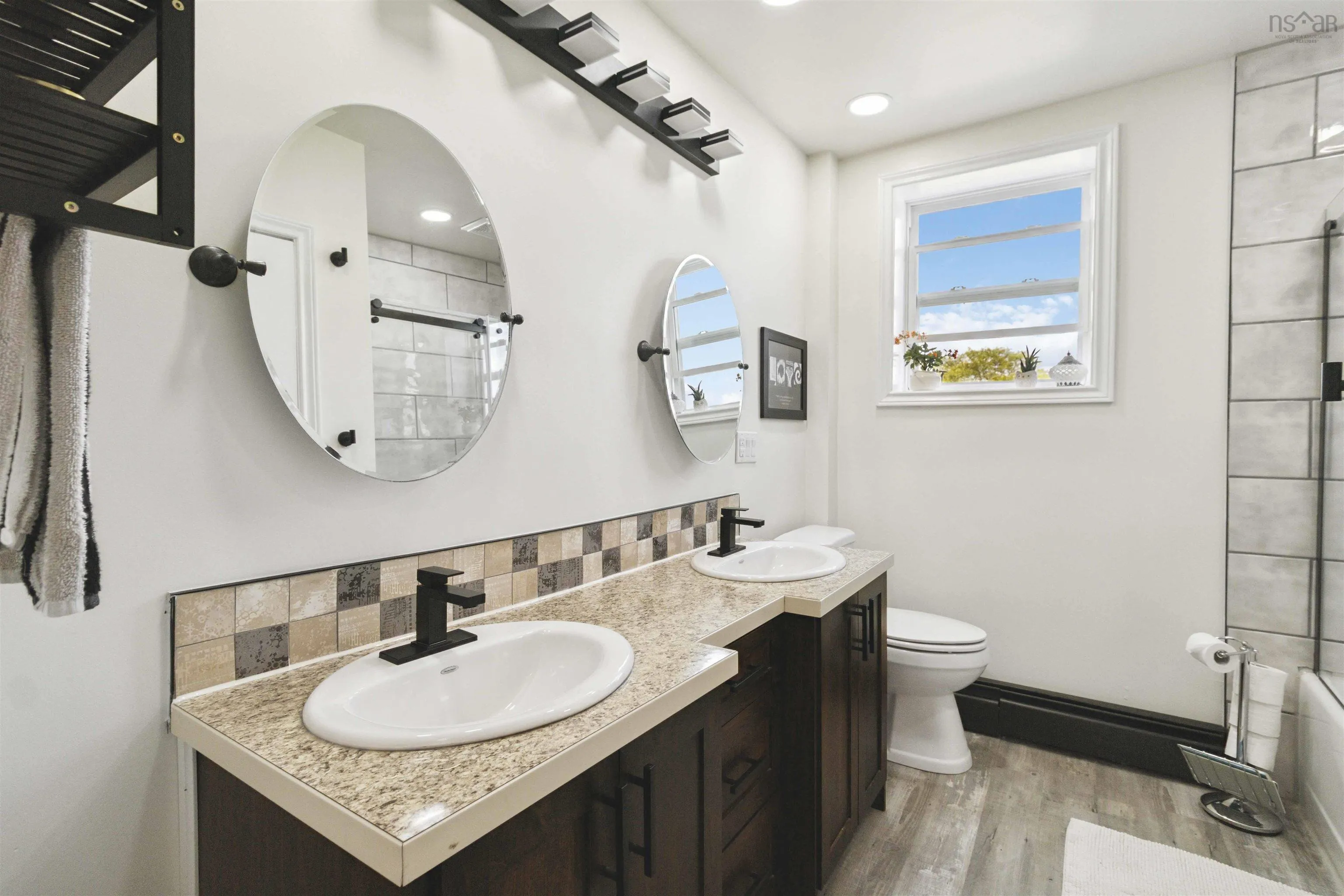 46 Roxbury Road, Port Medway, NS B0J 2T0, 3 Bedrooms Bedrooms, ,1 BathroomBathrooms,Residential,For Sale,Roxbury,202518468