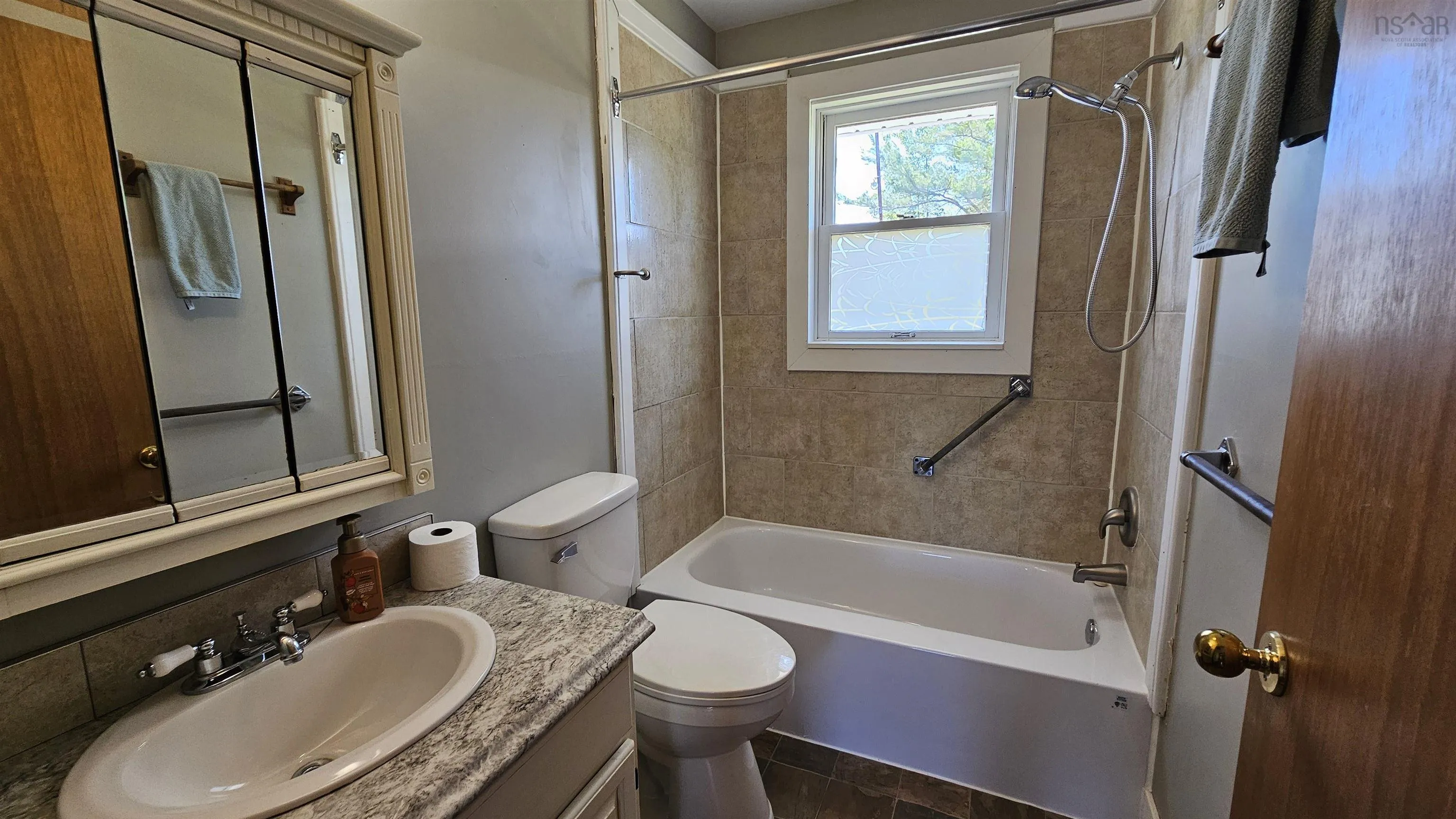 1066 Highway 2, Hilden, NS B0N 1C0, 7 Bedrooms Bedrooms, ,4 BathroomsBathrooms,Residential,For Sale,Highway 2,202520136