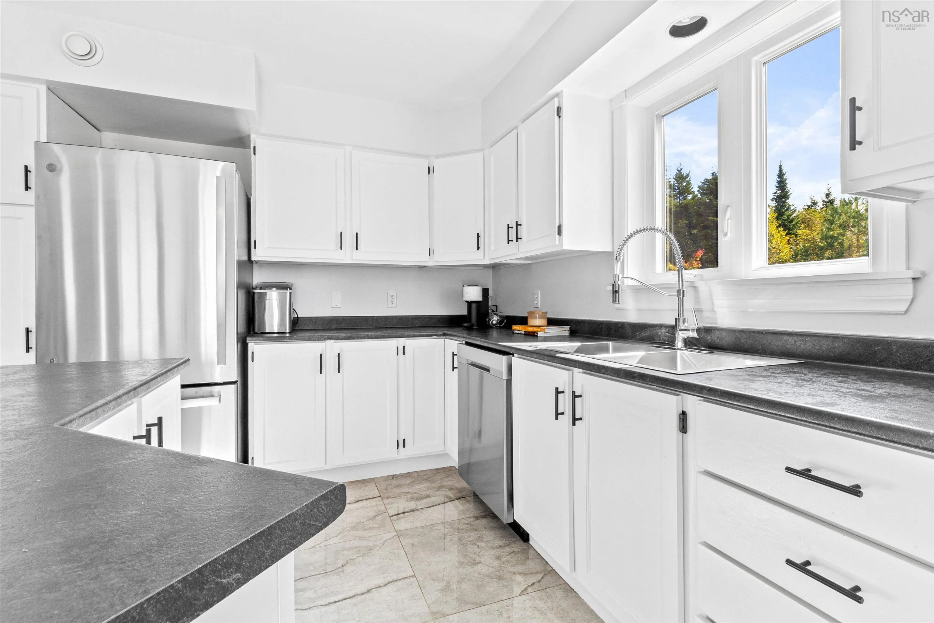 10 Mystic Ridge, Brookside, NS B3T 1S9, 5 Bedrooms Bedrooms, ,2 BathroomsBathrooms,Residential,For Sale,Mystic,202524907