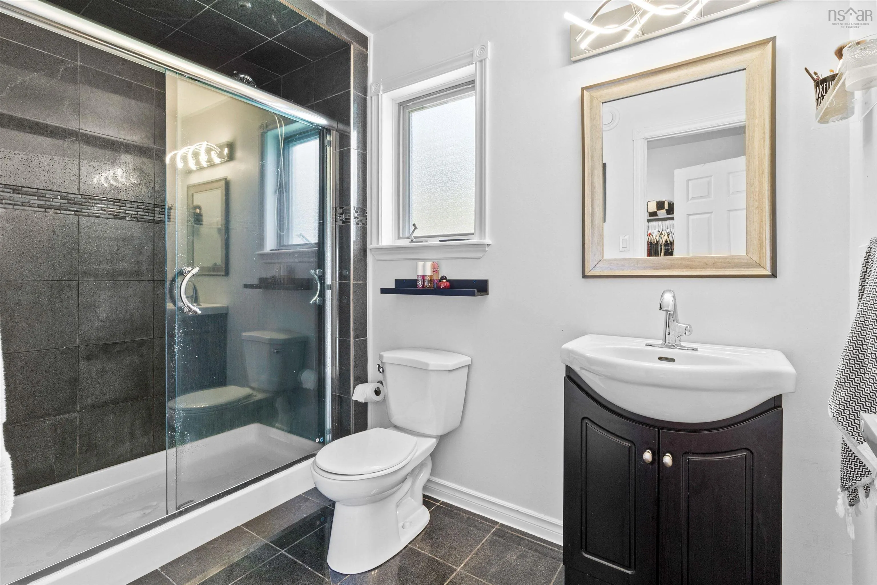 10 Mystic Ridge, Brookside, NS B3T 1S9, 5 Bedrooms Bedrooms, ,2 BathroomsBathrooms,Residential,For Sale,Mystic,202524907