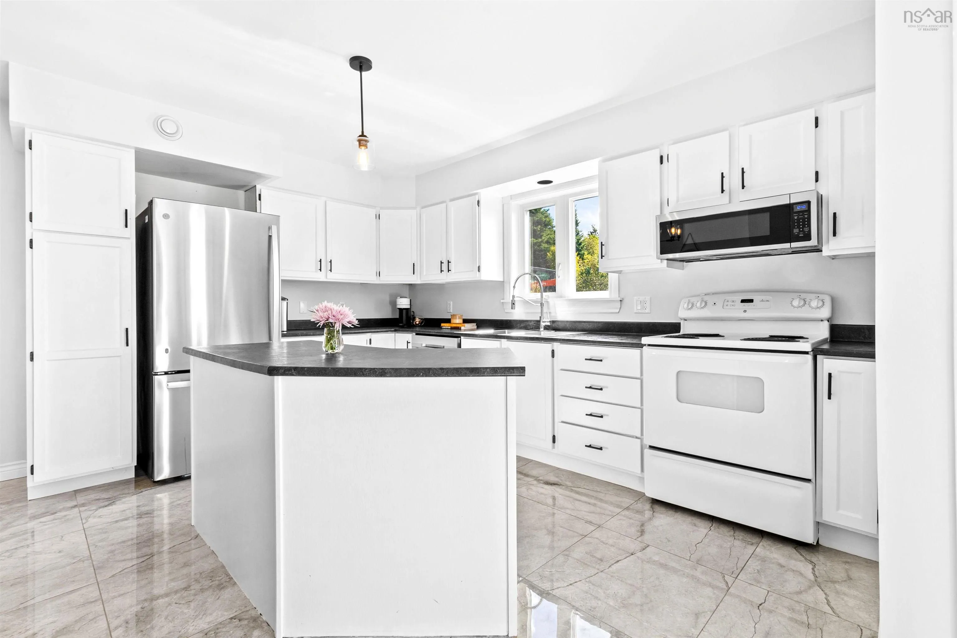 10 Mystic Ridge, Brookside, NS B3T 1S9, 5 Bedrooms Bedrooms, ,2 BathroomsBathrooms,Residential,For Sale,Mystic,202524907