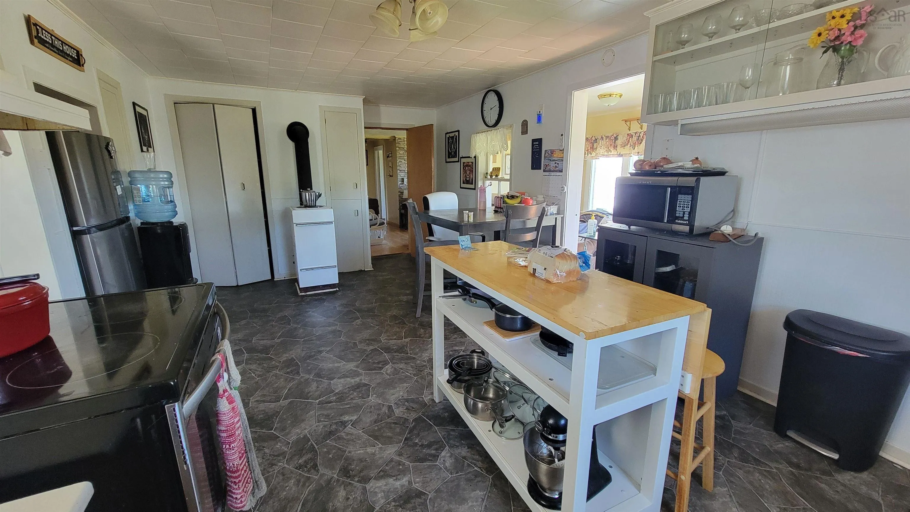 486 335 Highway, West Pubnico, NS B0W 3S0, 6 Bedrooms Bedrooms, ,2 BathroomsBathrooms,Residential,For Sale,335,202517627