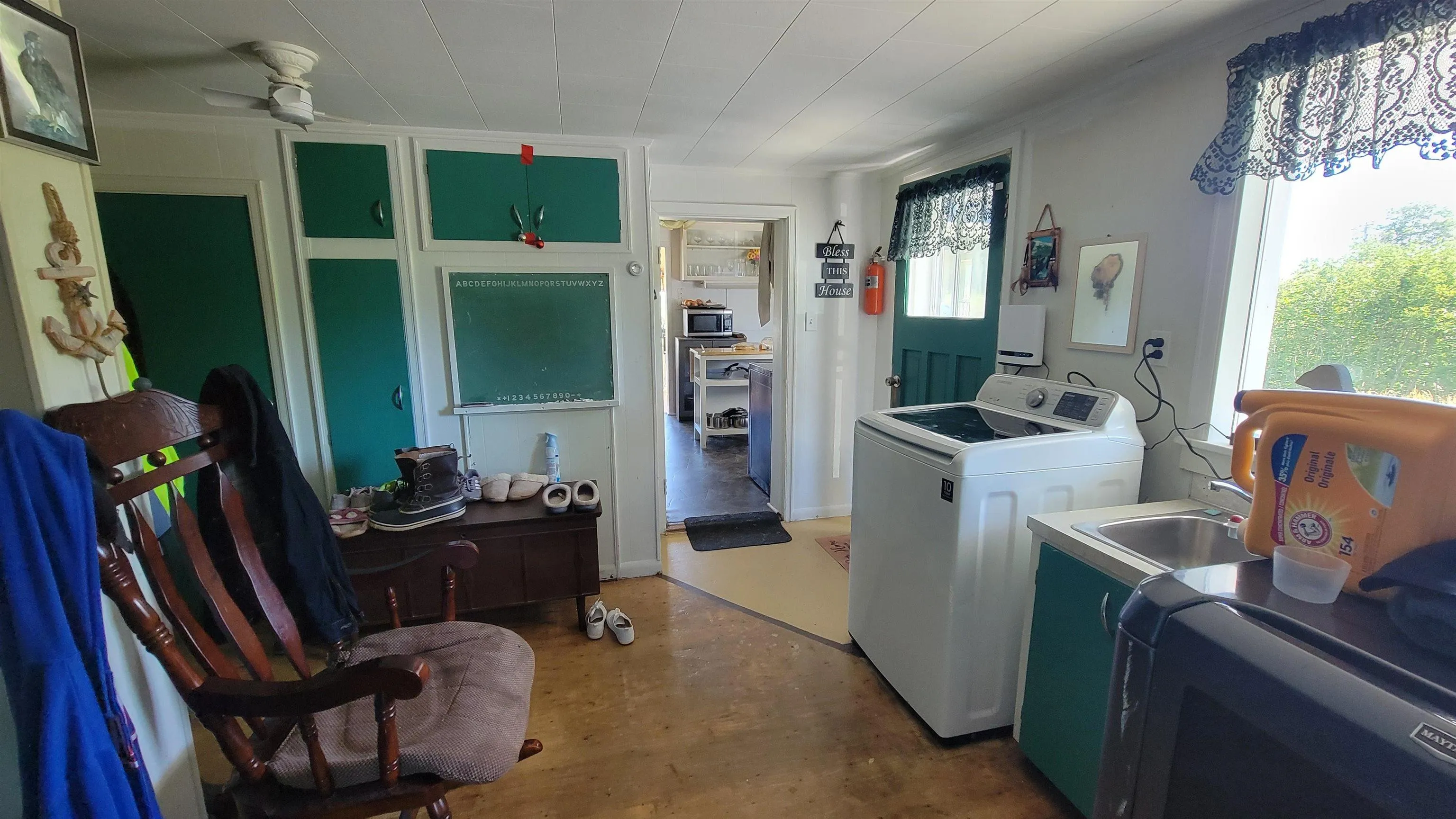 486 335 Highway, West Pubnico, NS B0W 3S0, 6 Bedrooms Bedrooms, ,2 BathroomsBathrooms,Residential,For Sale,335,202517627