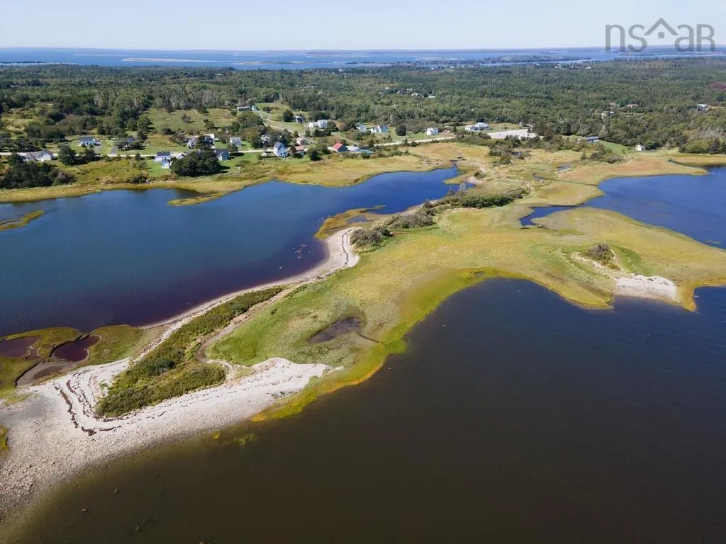 486 335 Highway, West Pubnico, NS B0W 3S0, 6 Bedrooms Bedrooms, ,2 BathroomsBathrooms,Residential,For Sale,335,202517627