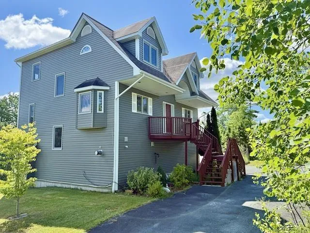 31 Limestone Avenue, Fall River, NS B2T 1N6, 4 Bedrooms Bedrooms, ,4 BathroomsBathrooms,Residential,For Sale,Limestone,202518400