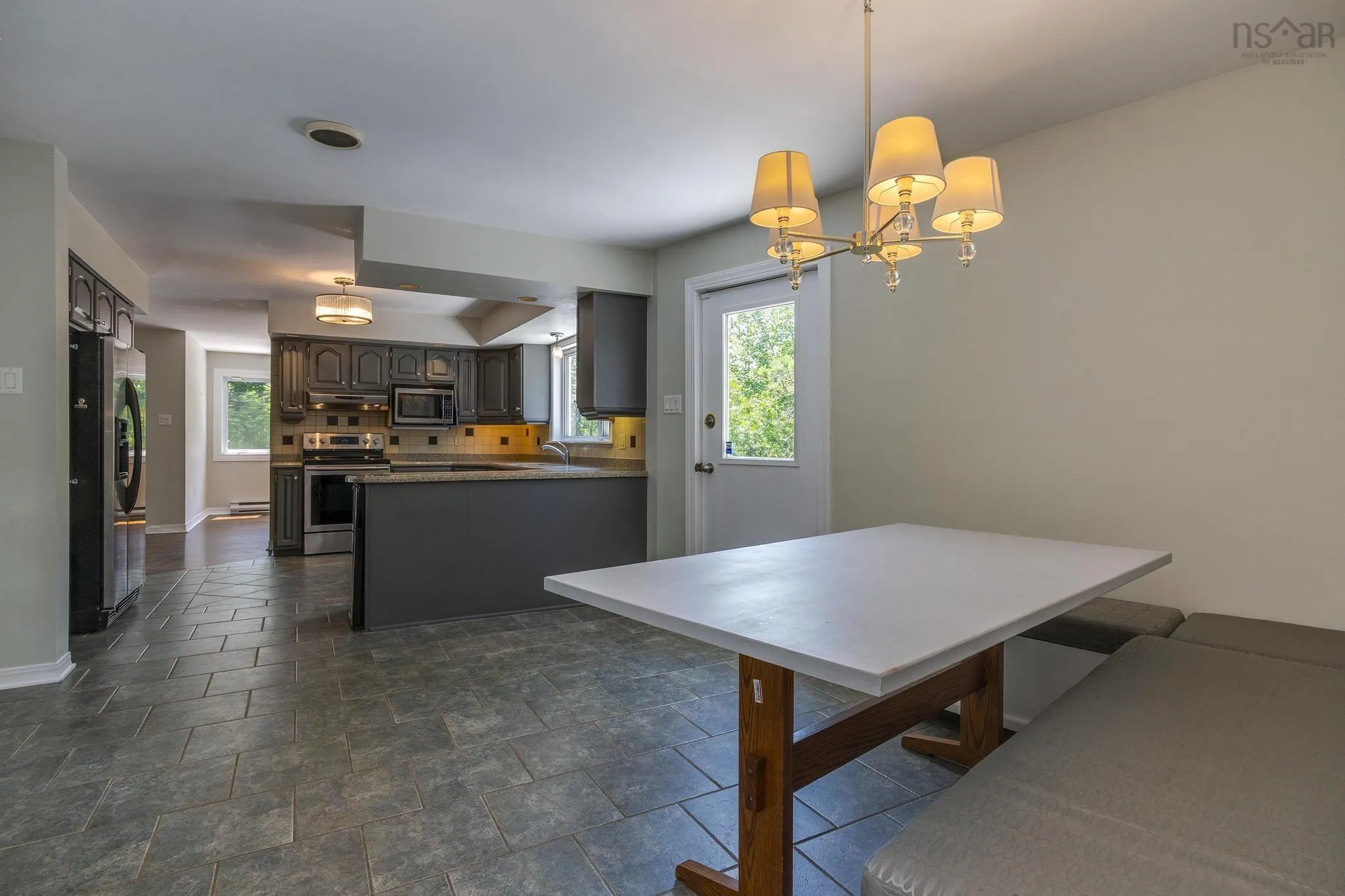 12 Saraguay Place, Halifax, NS B3P 2N9, 5 Bedrooms Bedrooms, ,4 BathroomsBathrooms,Residential,For Sale,Saraguay,202522740