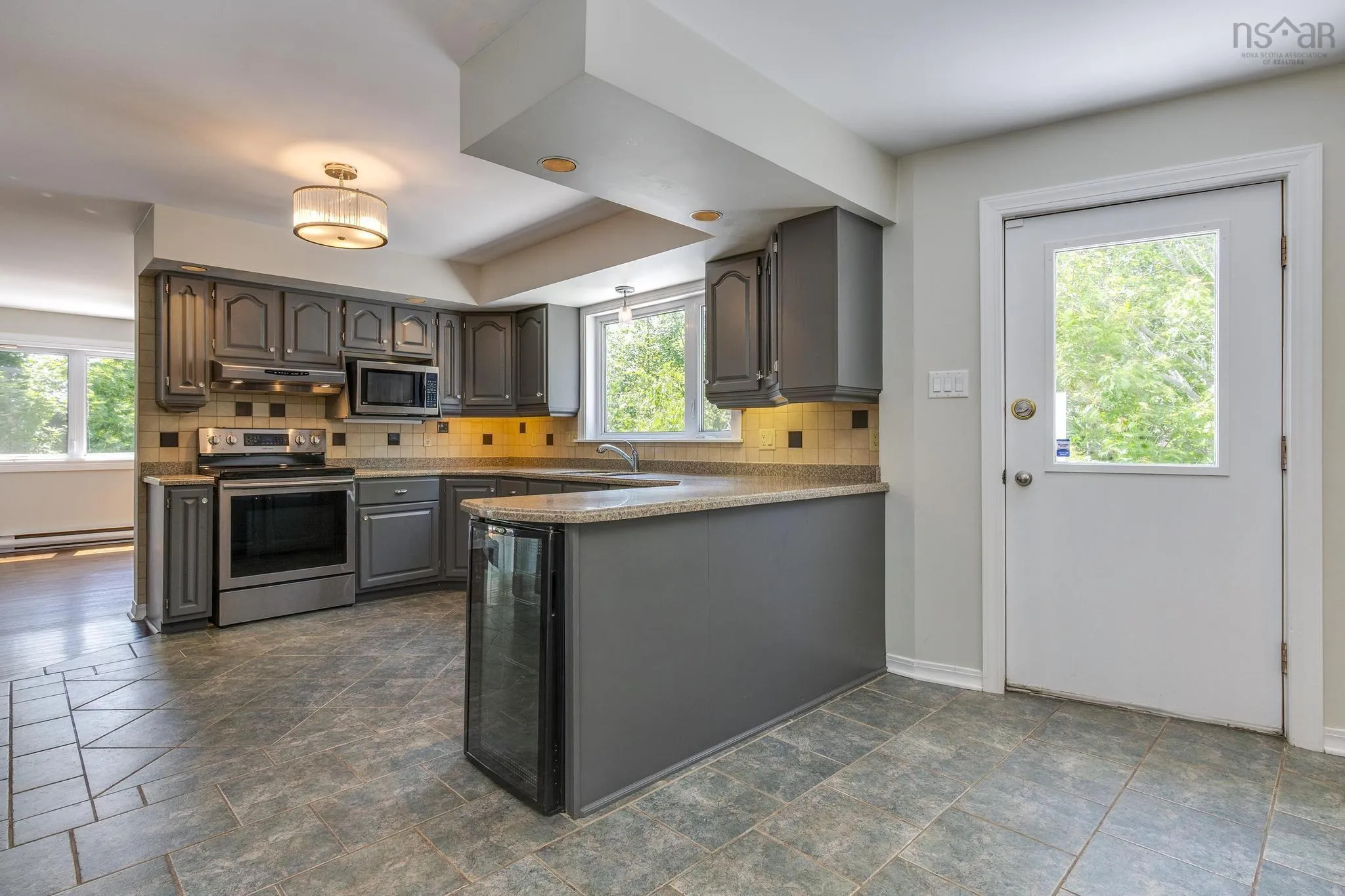 12 Saraguay Place, Halifax, NS B3P 2N9, 5 Bedrooms Bedrooms, ,4 BathroomsBathrooms,Residential,For Sale,Saraguay,202522740