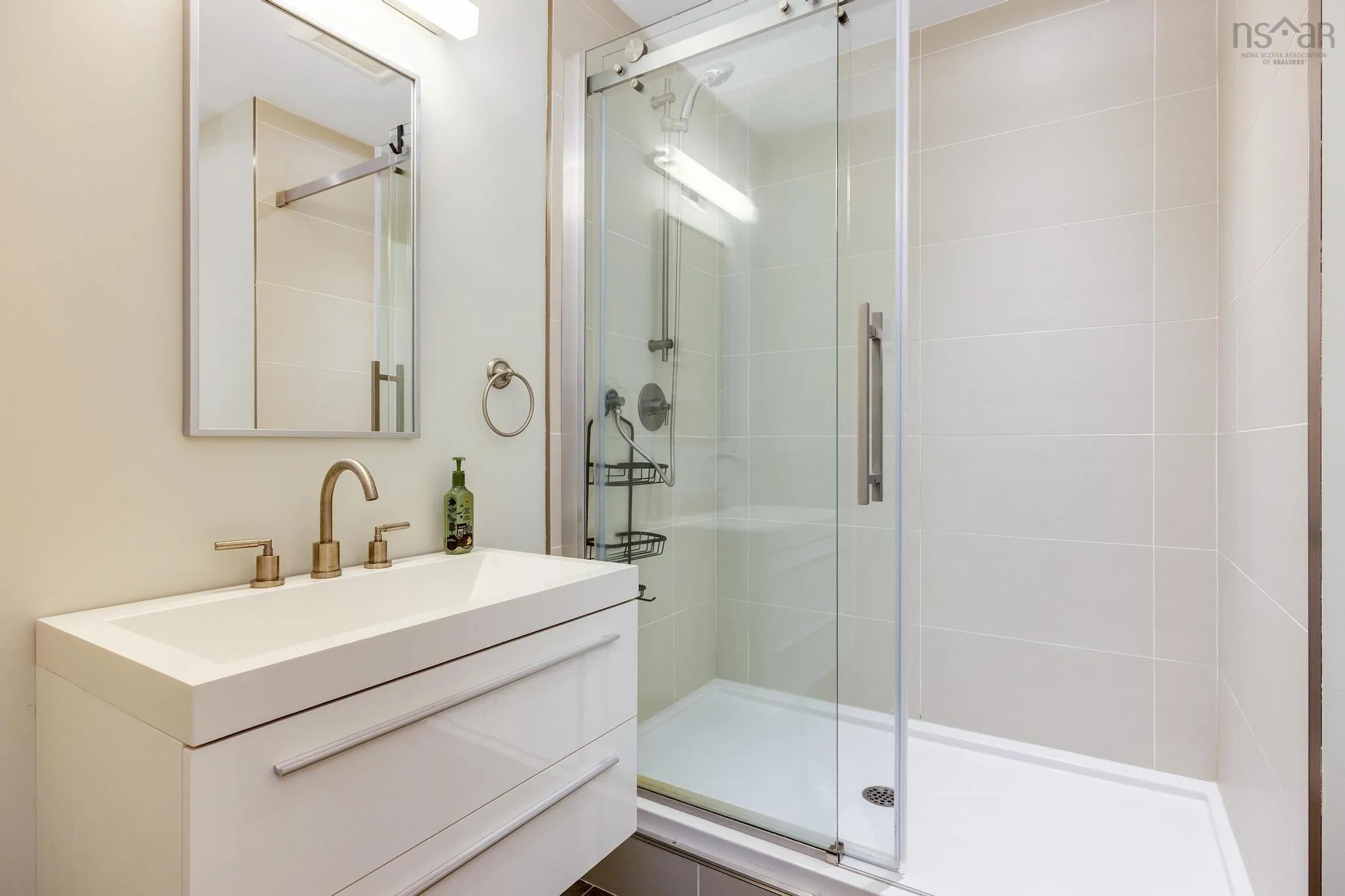 12 Saraguay Place, Halifax, NS B3P 2N9, 5 Bedrooms Bedrooms, ,4 BathroomsBathrooms,Residential,For Sale,Saraguay,202522740