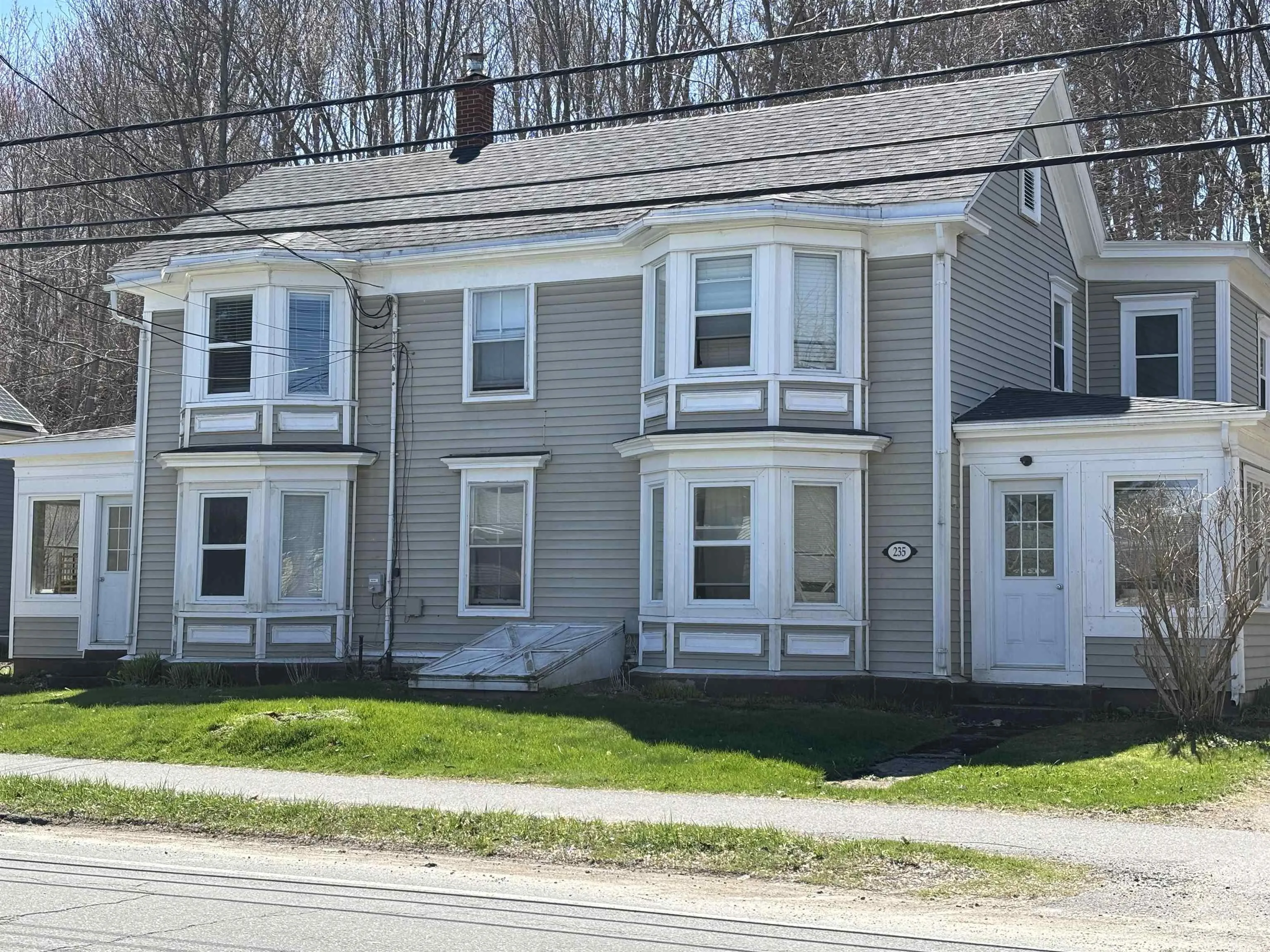 235 Main St, Wolfville Ns B4p 1c5, 6 Bedrooms Bedrooms, ,Residential Income,For Sale,Main St,202510174