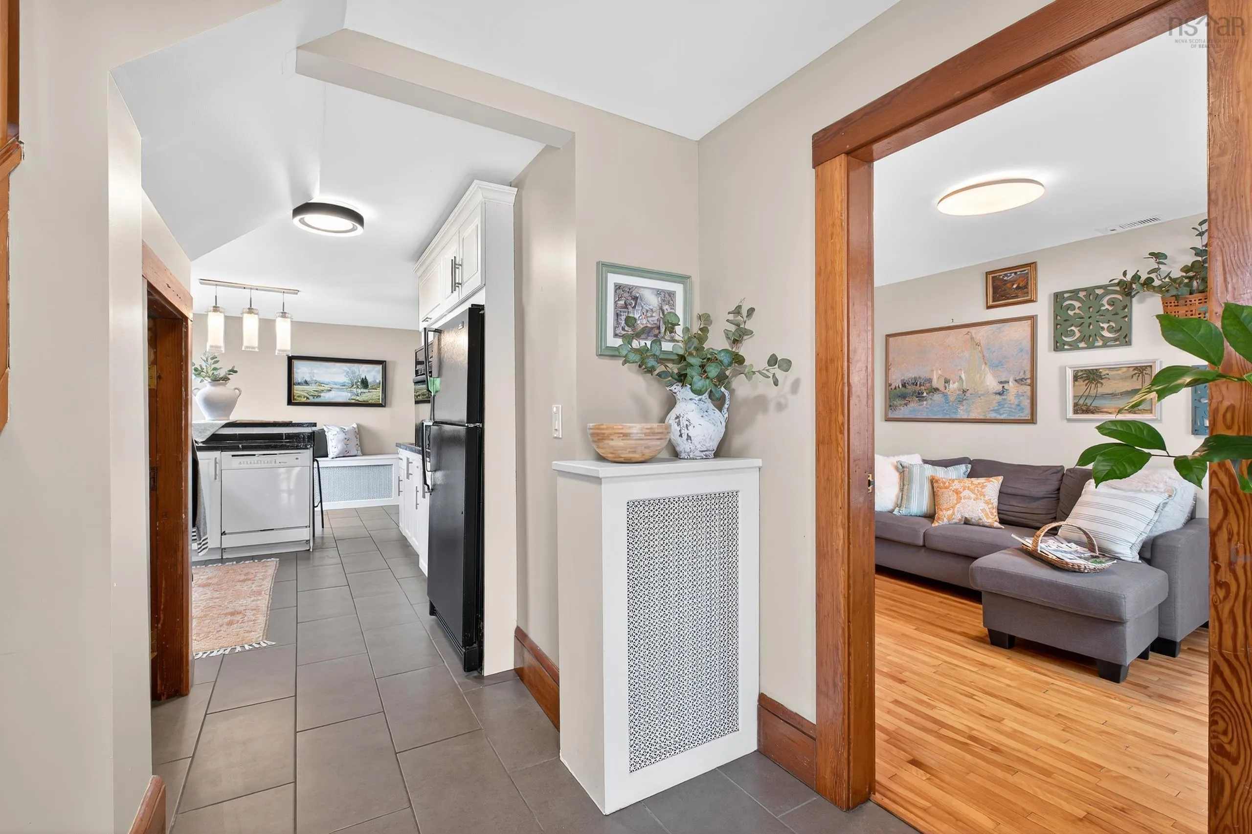 37 Court Street, Sydney, NS B1S 2X4, 3 Bedrooms Bedrooms, ,1 BathroomBathrooms,Residential,For Sale,Court,202519831