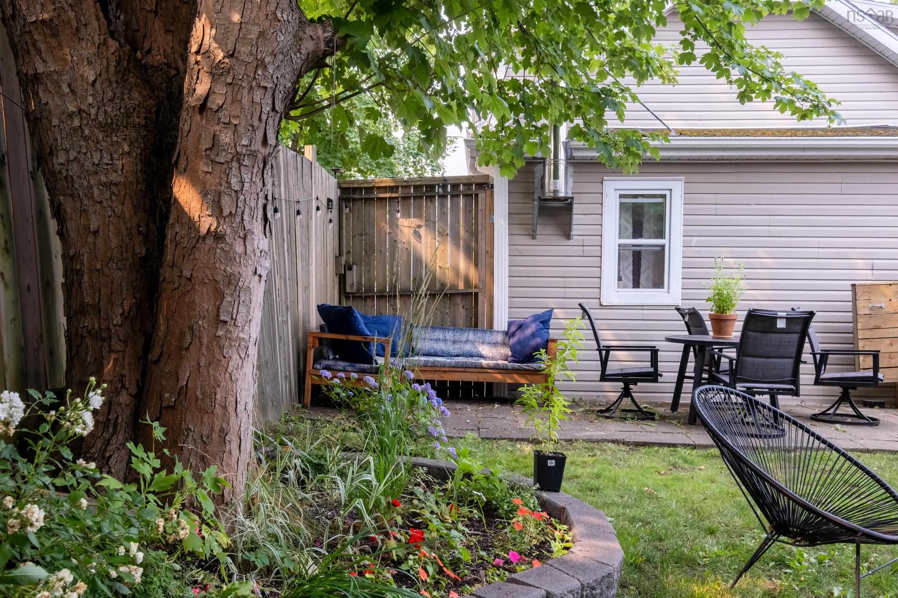 37 Court Street, Sydney, NS B1S 2X4, 3 Bedrooms Bedrooms, ,1 BathroomBathrooms,Residential,For Sale,Court,202519831
