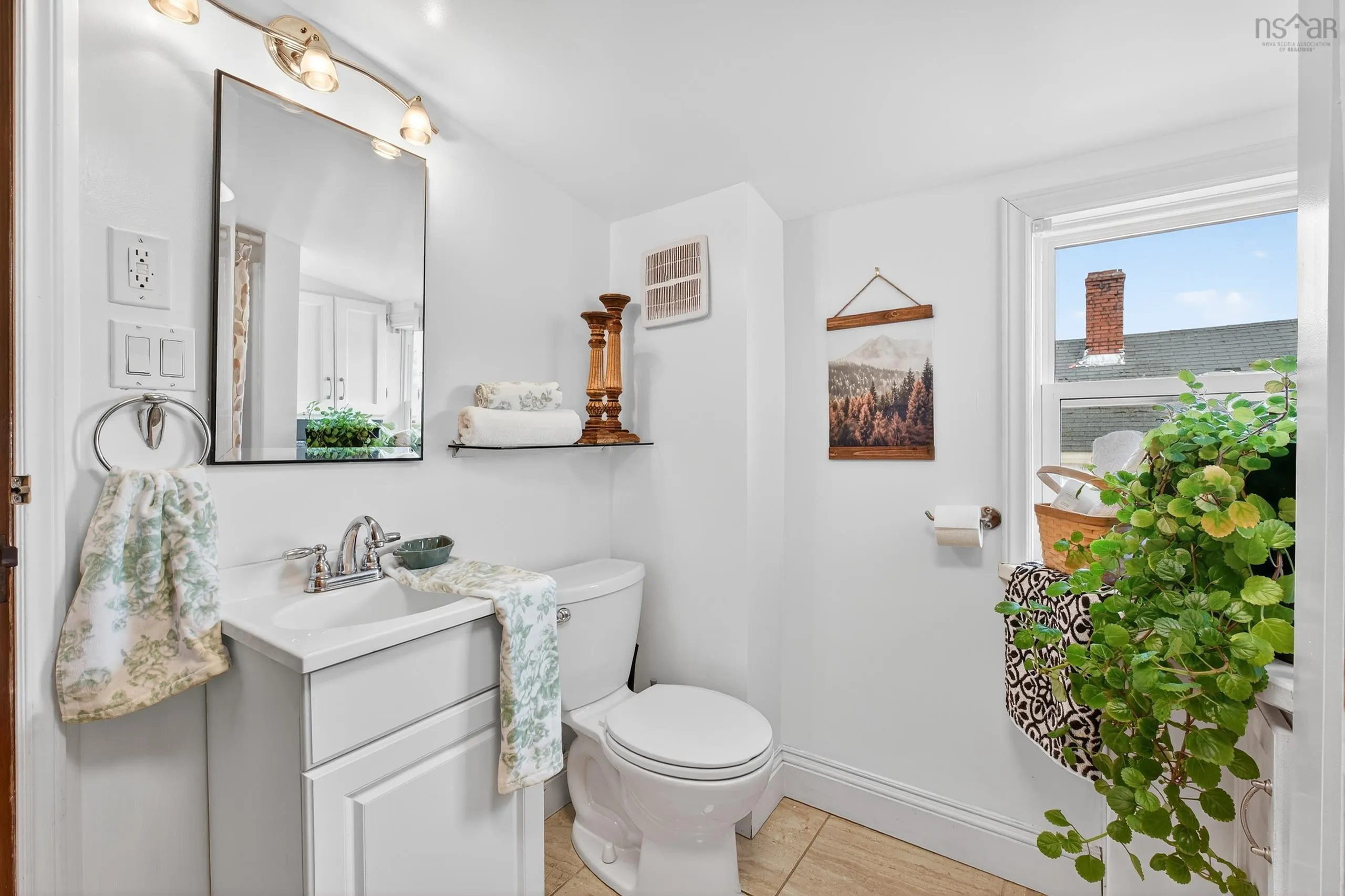 37 Court Street, Sydney, NS B1S 2X4, 3 Bedrooms Bedrooms, ,1 BathroomBathrooms,Residential,For Sale,Court,202519831