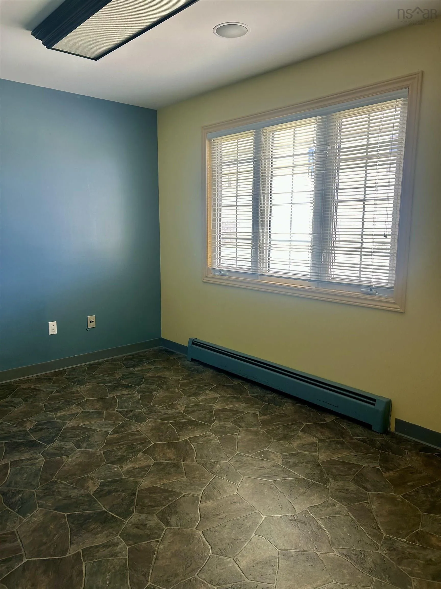 7561 Main St., Louisbourg, NS B1C 1J7, 2 Bedrooms Bedrooms, ,2 BathroomsBathrooms,Residential,For Sale,Main St.,202521446
