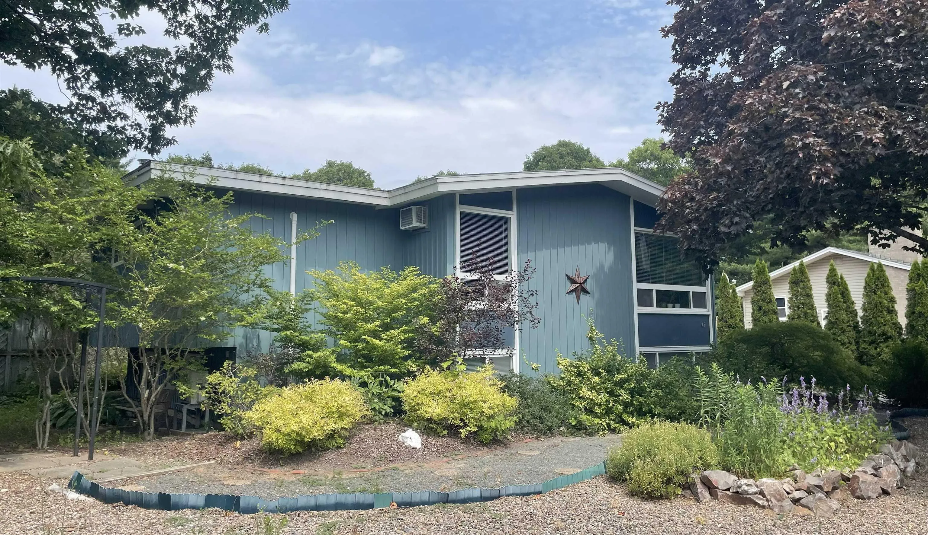 45 Redden Avenue, New Minas, NS B4N 3H8, 5 Bedrooms Bedrooms, ,2 BathroomsBathrooms,Residential,For Sale,Redden,202516172