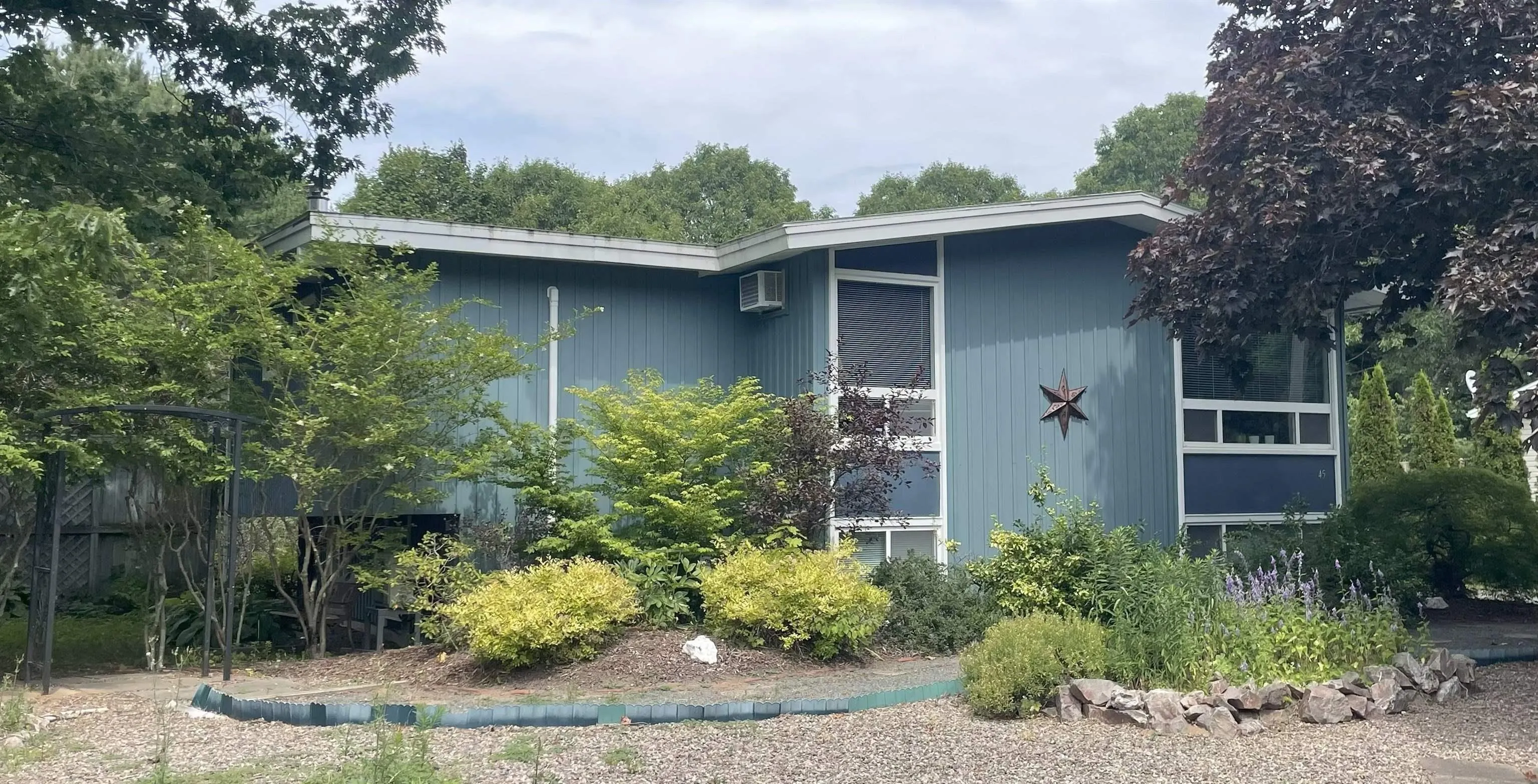 45 Redden Avenue, New Minas, NS B4N 3H8, 5 Bedrooms Bedrooms, ,2 BathroomsBathrooms,Residential,For Sale,Redden,202516172