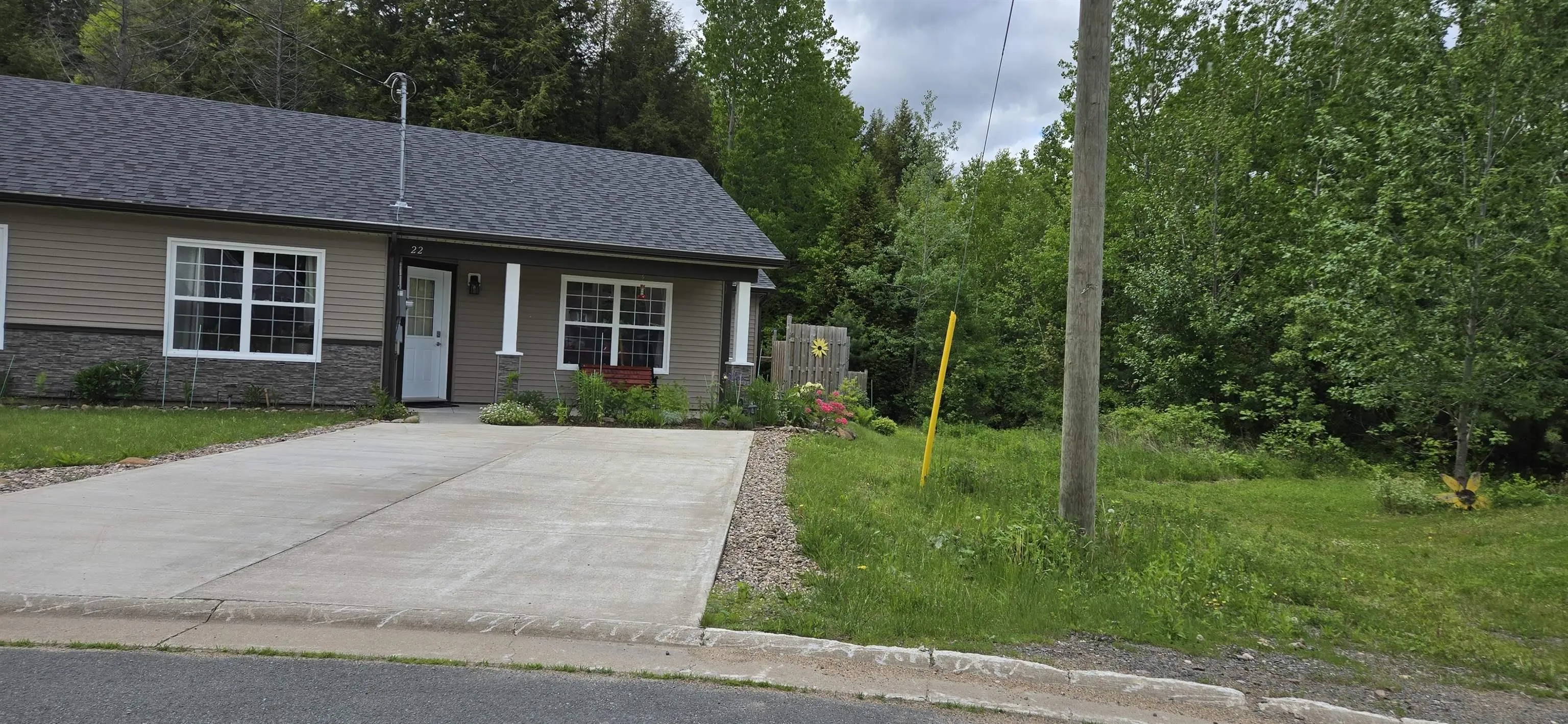 22 Jenifer Court, New Minas, NS B4N 0H7, 2 Bedrooms Bedrooms, ,2 BathroomsBathrooms,Residential,For Sale,Jenifer,202514035