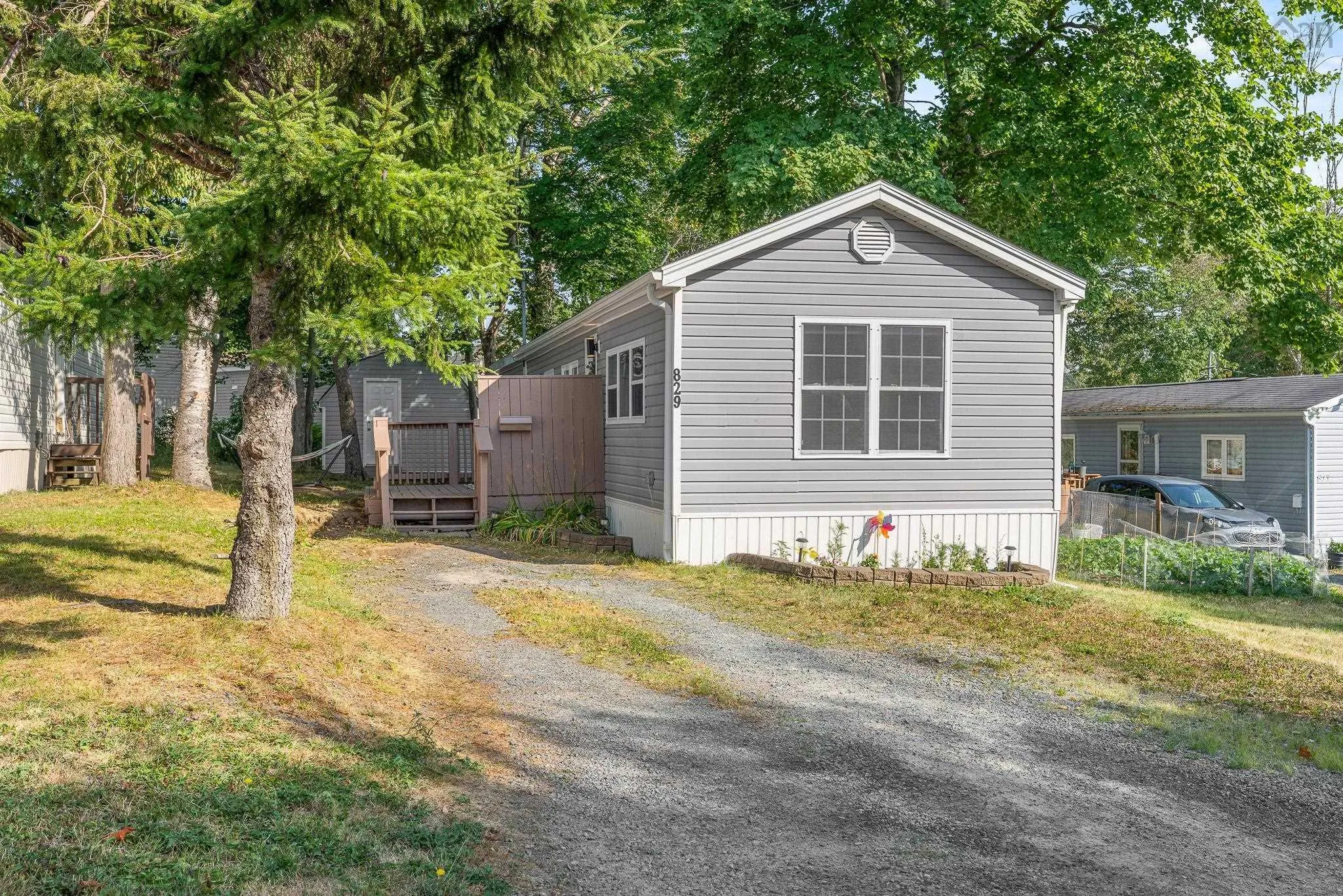 829 Duggan Drive, Beaver Bank, NS B4E 1L4, 3 Bedrooms Bedrooms, ,1 BathroomBathrooms,Residential,For Sale,Duggan,202520524