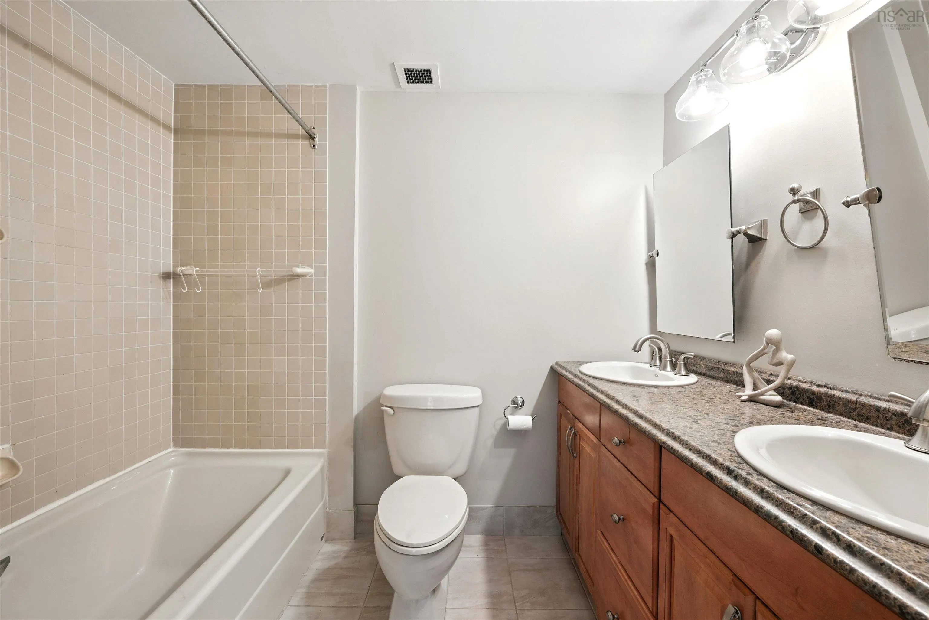206-1350 Oxford Street, Halifax, NS B3H 3Y8, 2 Bedrooms Bedrooms, ,2 BathroomsBathrooms,Residential,For Sale,Oxford,202521753