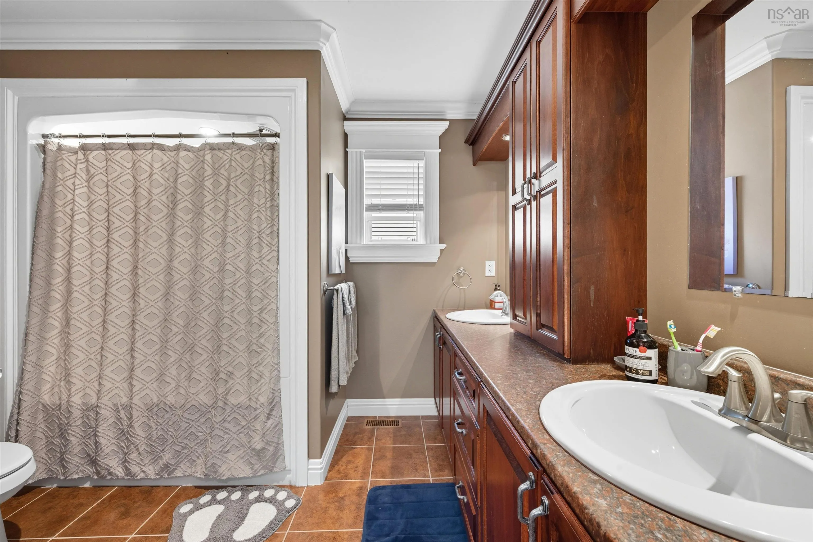 158 Pinewood Crescent, Cole Harbour, NS B2V 2P9, 7 Bedrooms Bedrooms, ,6 BathroomsBathrooms,Residential,For Sale,Pinewood,202524958