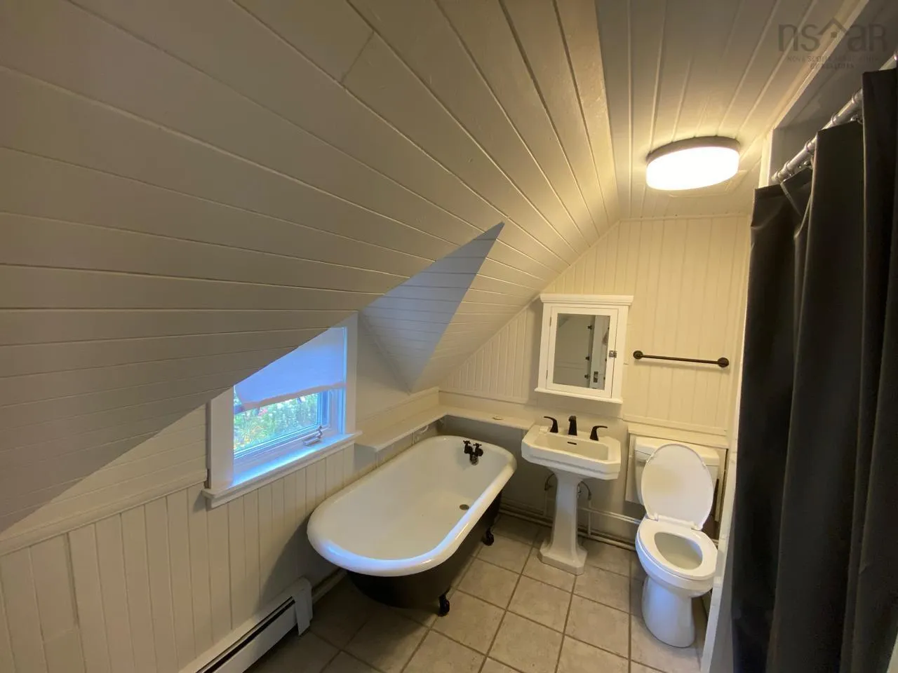 38 Kearney Lake Road, Rockingham, NS B3M 2S4, 3 Bedrooms Bedrooms, ,2 BathroomsBathrooms,Residential,For Sale,Kearney Lake,202523341