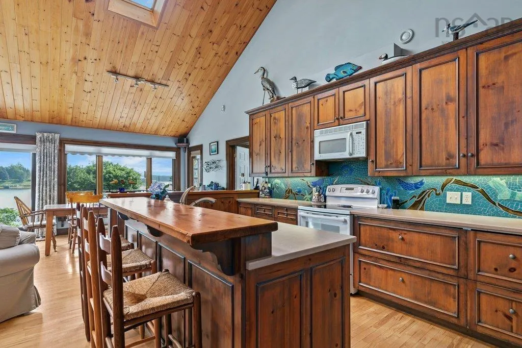 405 Borgalds Point Road, Chester Basin, NS B0J 1K0, 4 Bedrooms Bedrooms, ,4 BathroomsBathrooms,Residential,For Sale,Borgalds Point,202518018