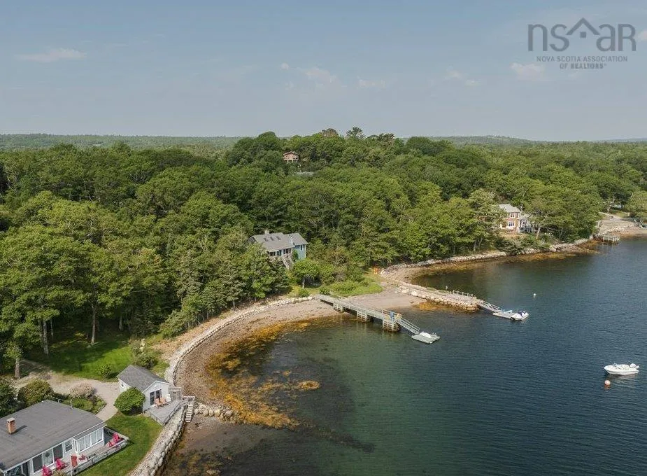 405 Borgalds Point Road, Chester Basin, NS B0J 1K0, 4 Bedrooms Bedrooms, ,4 BathroomsBathrooms,Residential,For Sale,Borgalds Point,202518018