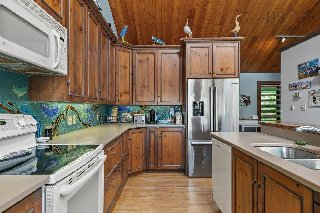 405 Borgalds Point Road, Chester Basin, NS B0J 1K0, 4 Bedrooms Bedrooms, ,4 BathroomsBathrooms,Residential,For Sale,Borgalds Point,202518018