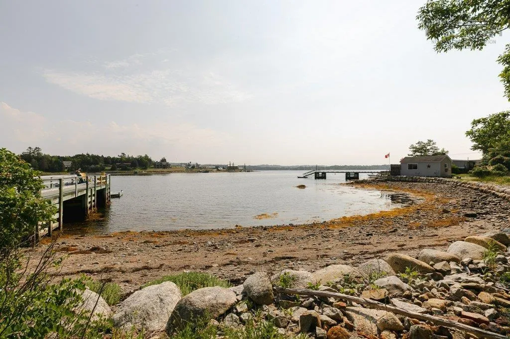 405 Borgalds Point Road, Chester Basin, NS B0J 1K0, 4 Bedrooms Bedrooms, ,4 BathroomsBathrooms,Residential,For Sale,Borgalds Point,202518018