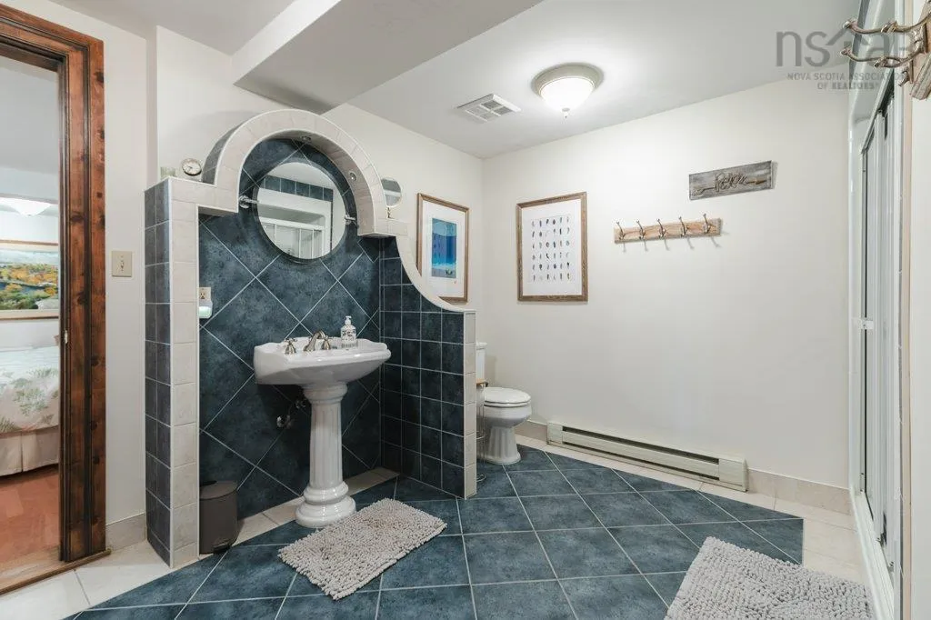 405 Borgalds Point Road, Chester Basin, NS B0J 1K0, 4 Bedrooms Bedrooms, ,4 BathroomsBathrooms,Residential,For Sale,Borgalds Point,202518018