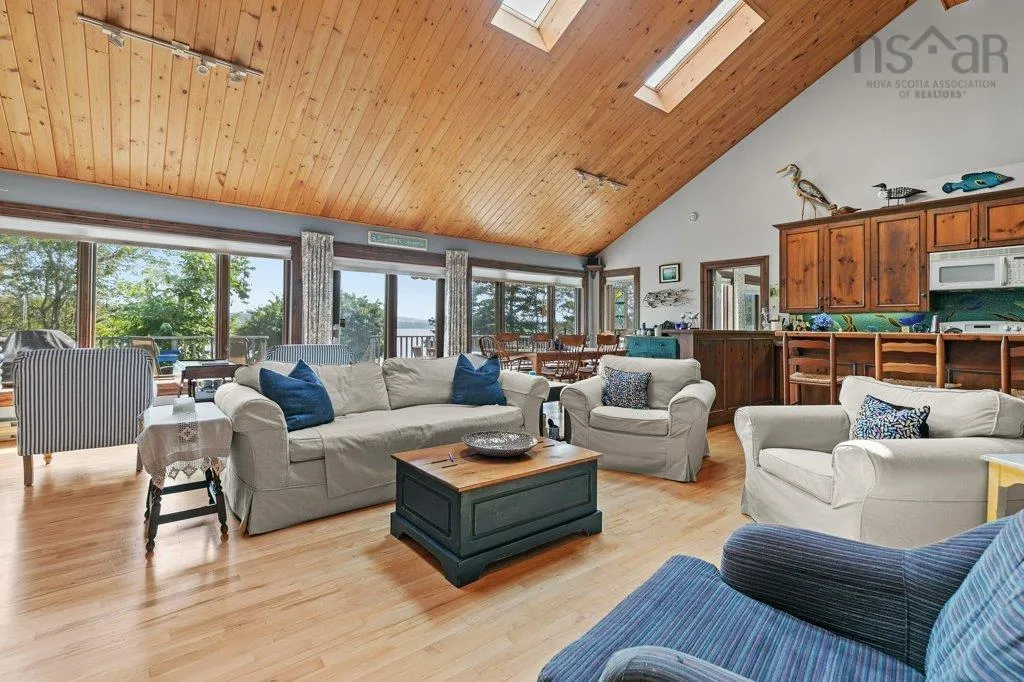 405 Borgalds Point Road, Chester Basin, NS B0J 1K0, 4 Bedrooms Bedrooms, ,4 BathroomsBathrooms,Residential,For Sale,Borgalds Point,202518018