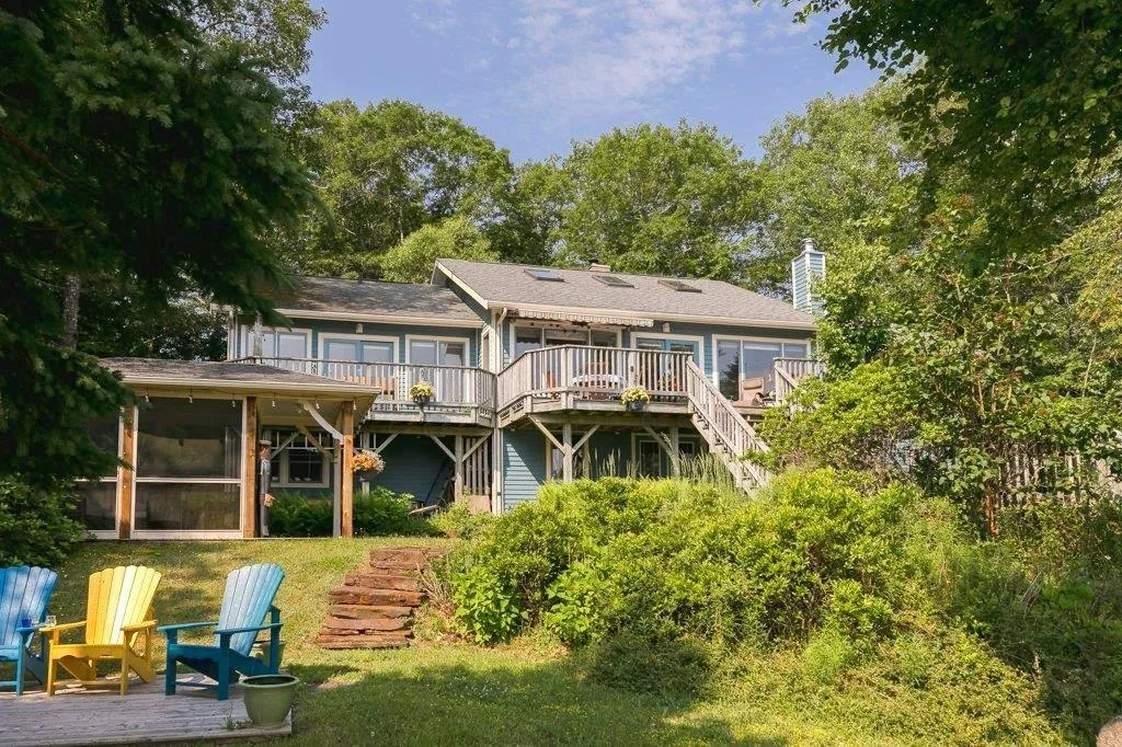 405 Borgalds Point Road, Chester Basin, NS B0J 1K0, 4 Bedrooms Bedrooms, ,4 BathroomsBathrooms,Residential,For Sale,Borgalds Point,202518018