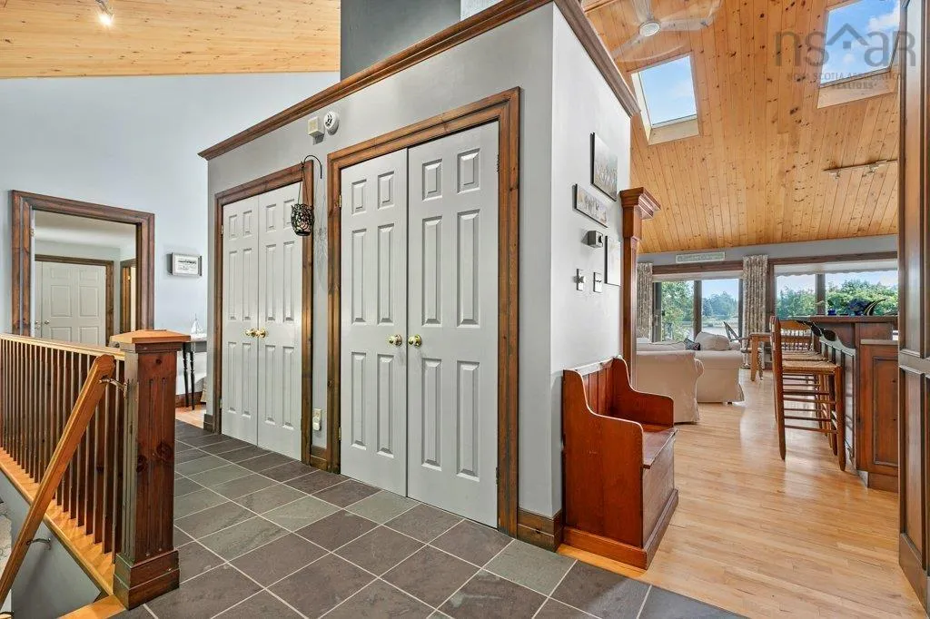 405 Borgalds Point Road, Chester Basin, NS B0J 1K0, 4 Bedrooms Bedrooms, ,4 BathroomsBathrooms,Residential,For Sale,Borgalds Point,202518018