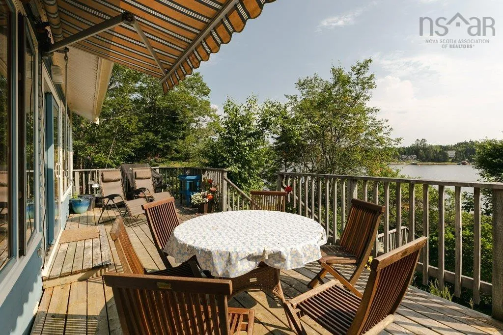 405 Borgalds Point Road, Chester Basin, NS B0J 1K0, 4 Bedrooms Bedrooms, ,4 BathroomsBathrooms,Residential,For Sale,Borgalds Point,202518018