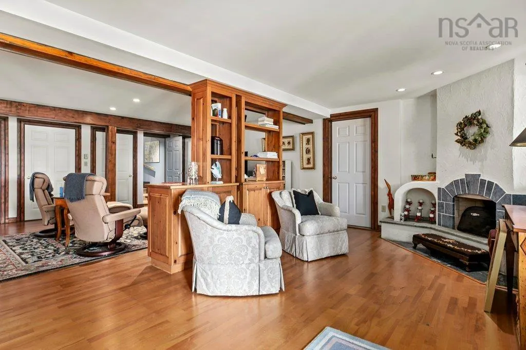 405 Borgalds Point Road, Chester Basin, NS B0J 1K0, 4 Bedrooms Bedrooms, ,4 BathroomsBathrooms,Residential,For Sale,Borgalds Point,202518018