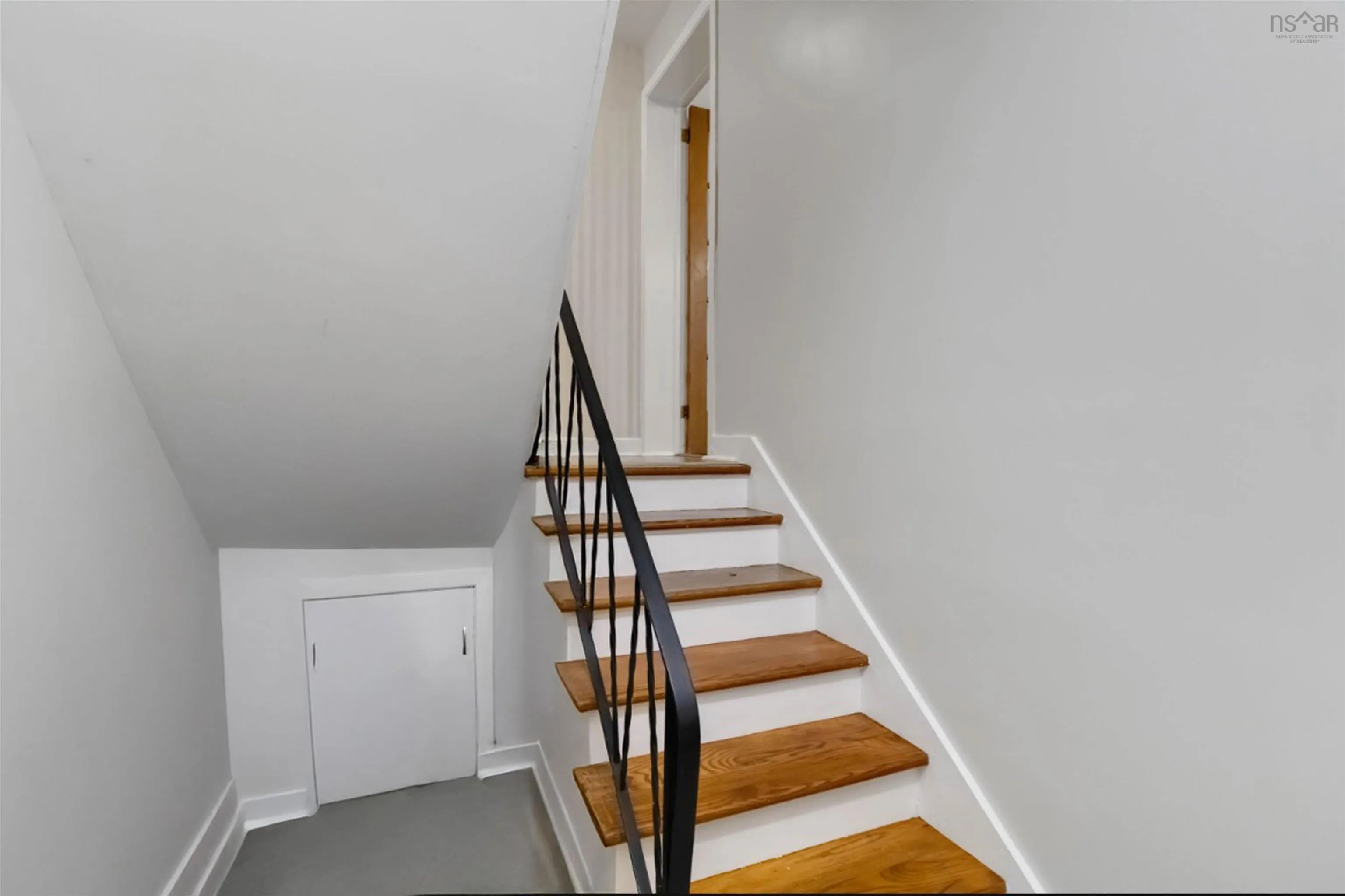 10 Oakburn Court, Halifax, NS B3M 2W6, 4 Bedrooms Bedrooms, ,2 BathroomsBathrooms,Residential,For Sale,Oakburn,202520541