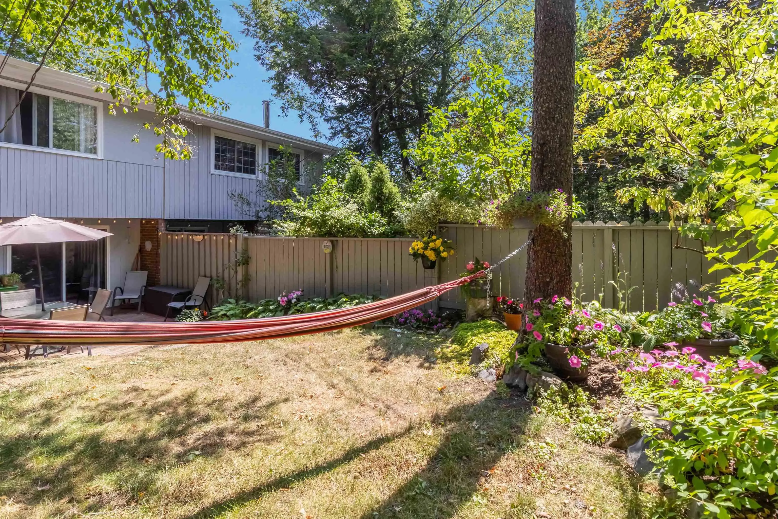 10 Oakburn Court, Halifax, NS B3M 2W6, 4 Bedrooms Bedrooms, ,2 BathroomsBathrooms,Residential,For Sale,Oakburn,202520541