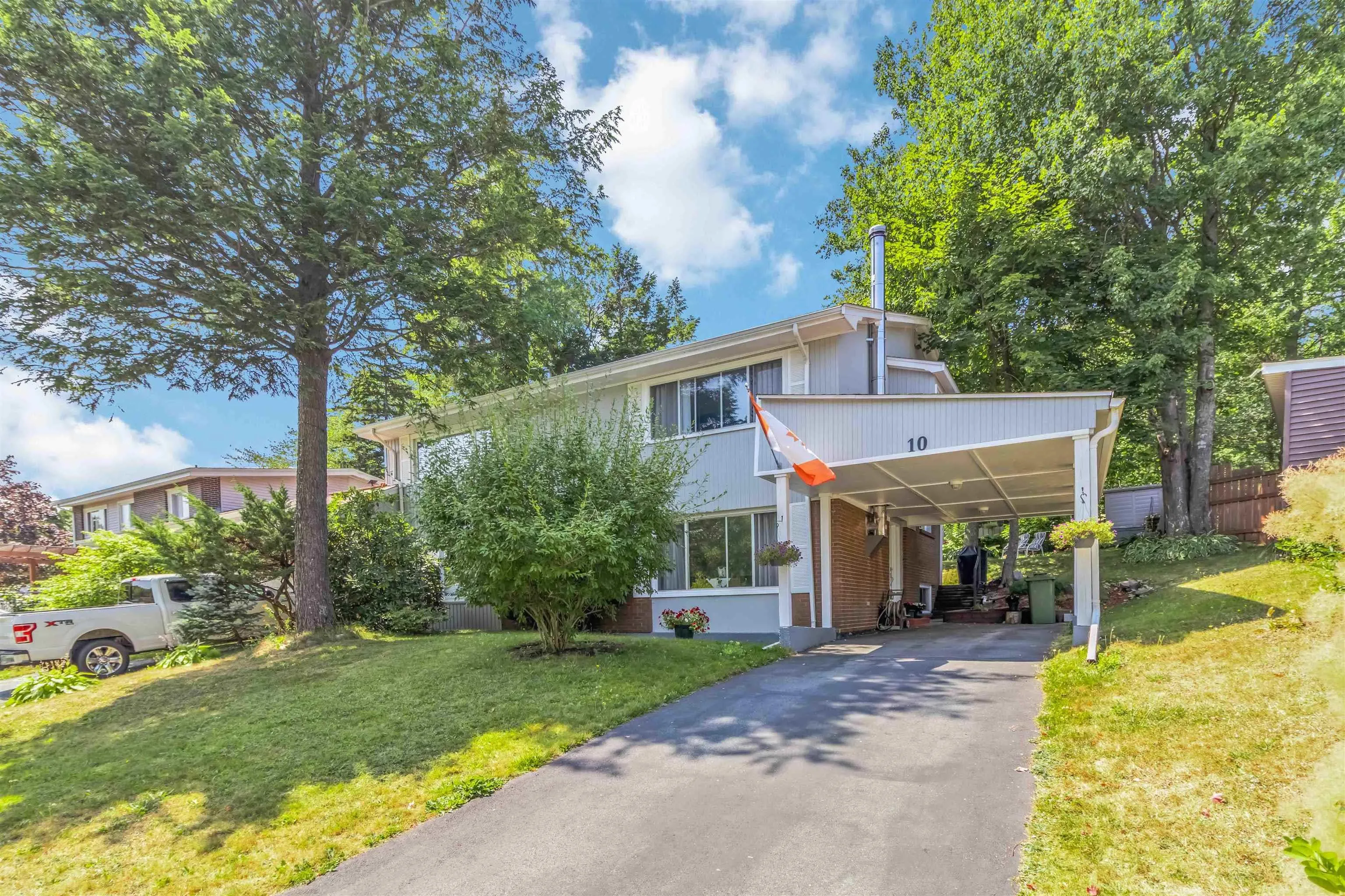 10 Oakburn Court, Halifax, NS B3M 2W6, 4 Bedrooms Bedrooms, ,2 BathroomsBathrooms,Residential,For Sale,Oakburn,202520541