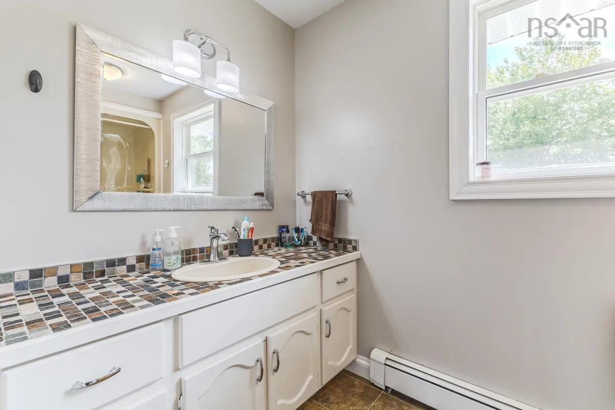122 Meadowland Ave, Truro, NS B2N 6J9, 3 Bedrooms Bedrooms, ,3 BathroomsBathrooms,Residential,For Sale,Meadowland Ave,202522610