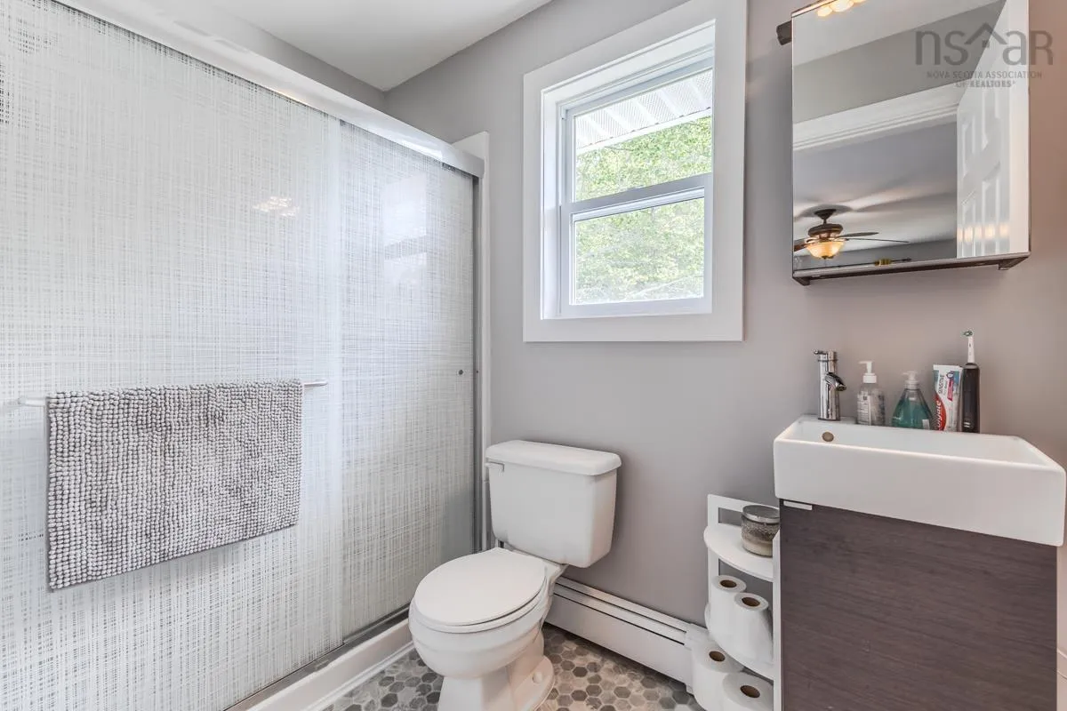 122 Meadowland Ave, Truro, NS B2N 6J9, 3 Bedrooms Bedrooms, ,3 BathroomsBathrooms,Residential,For Sale,Meadowland Ave,202522610