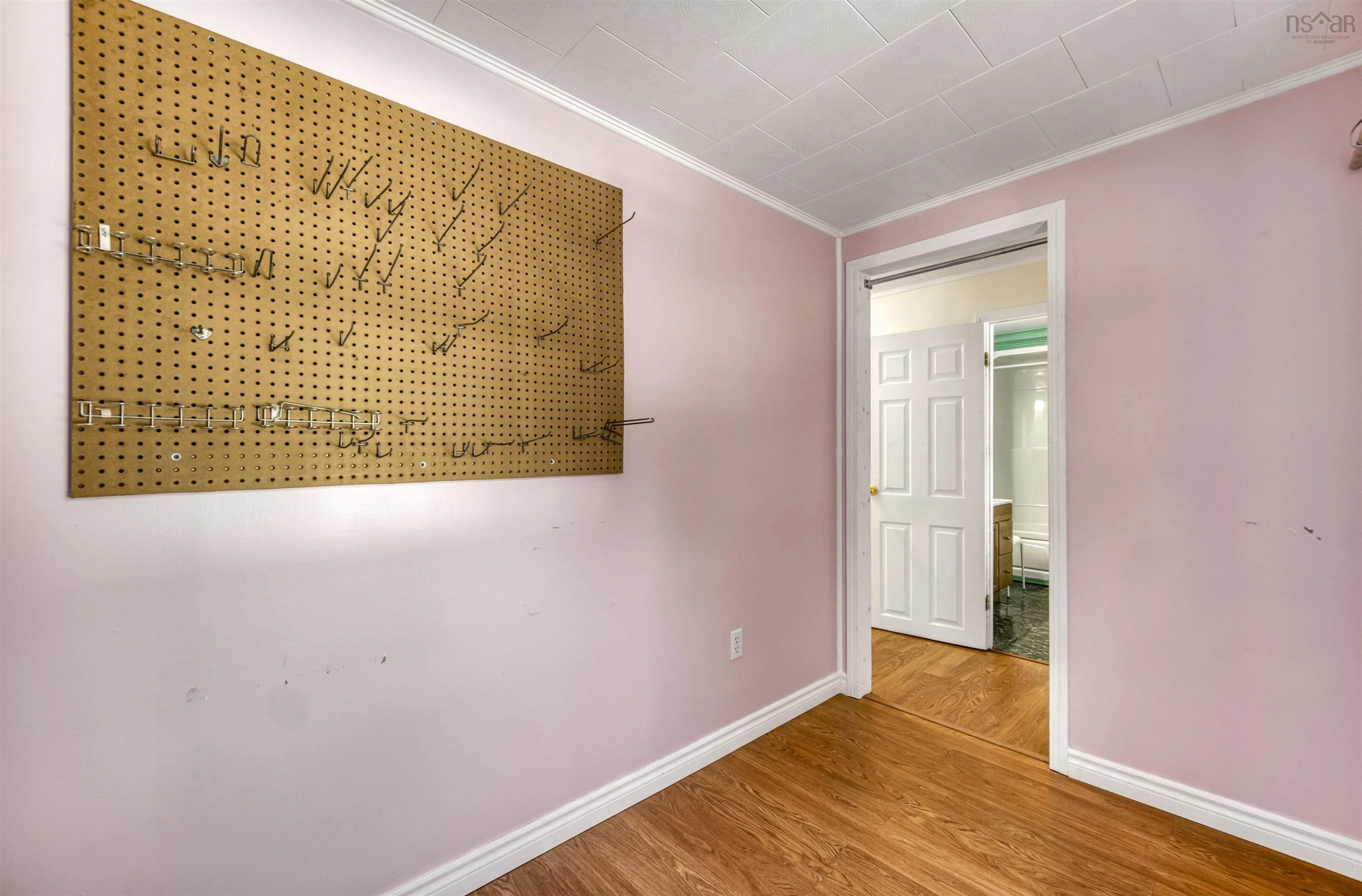 100 Commercial Street, Berwick, NS B0P 1E0, 3 Bedrooms Bedrooms, ,2 BathroomsBathrooms,Residential,For Sale,Commercial Street,202521780