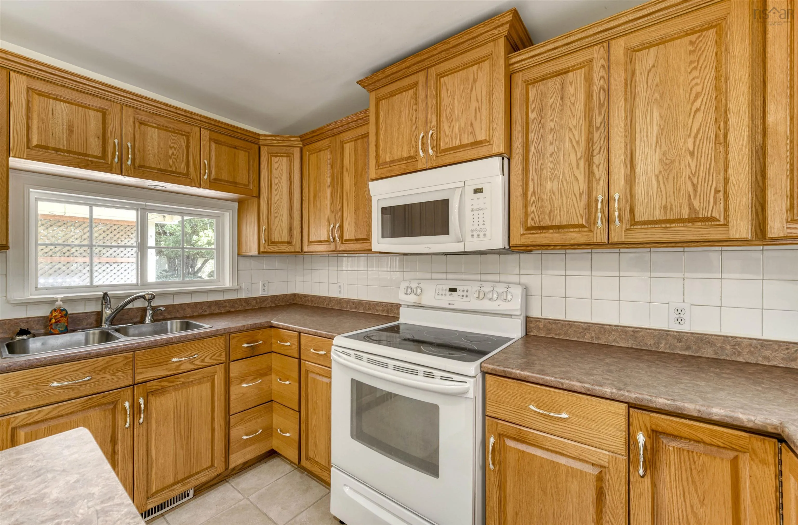 100 Commercial Street, Berwick, NS B0P 1E0, 3 Bedrooms Bedrooms, ,2 BathroomsBathrooms,Residential,For Sale,Commercial Street,202521780