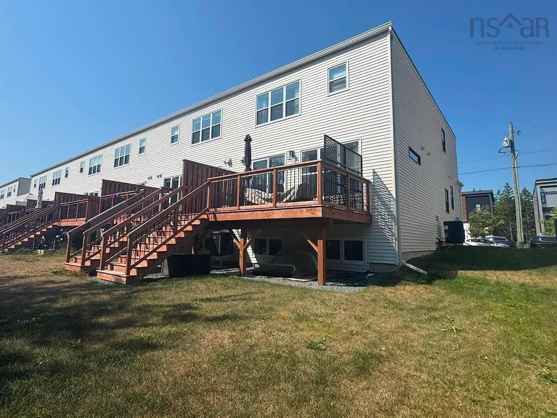18 Trekker Drive, Bedford, NS B4B 2K7, 3 Bedrooms Bedrooms, ,4 BathroomsBathrooms,Residential,For Sale,Trekker,202520268