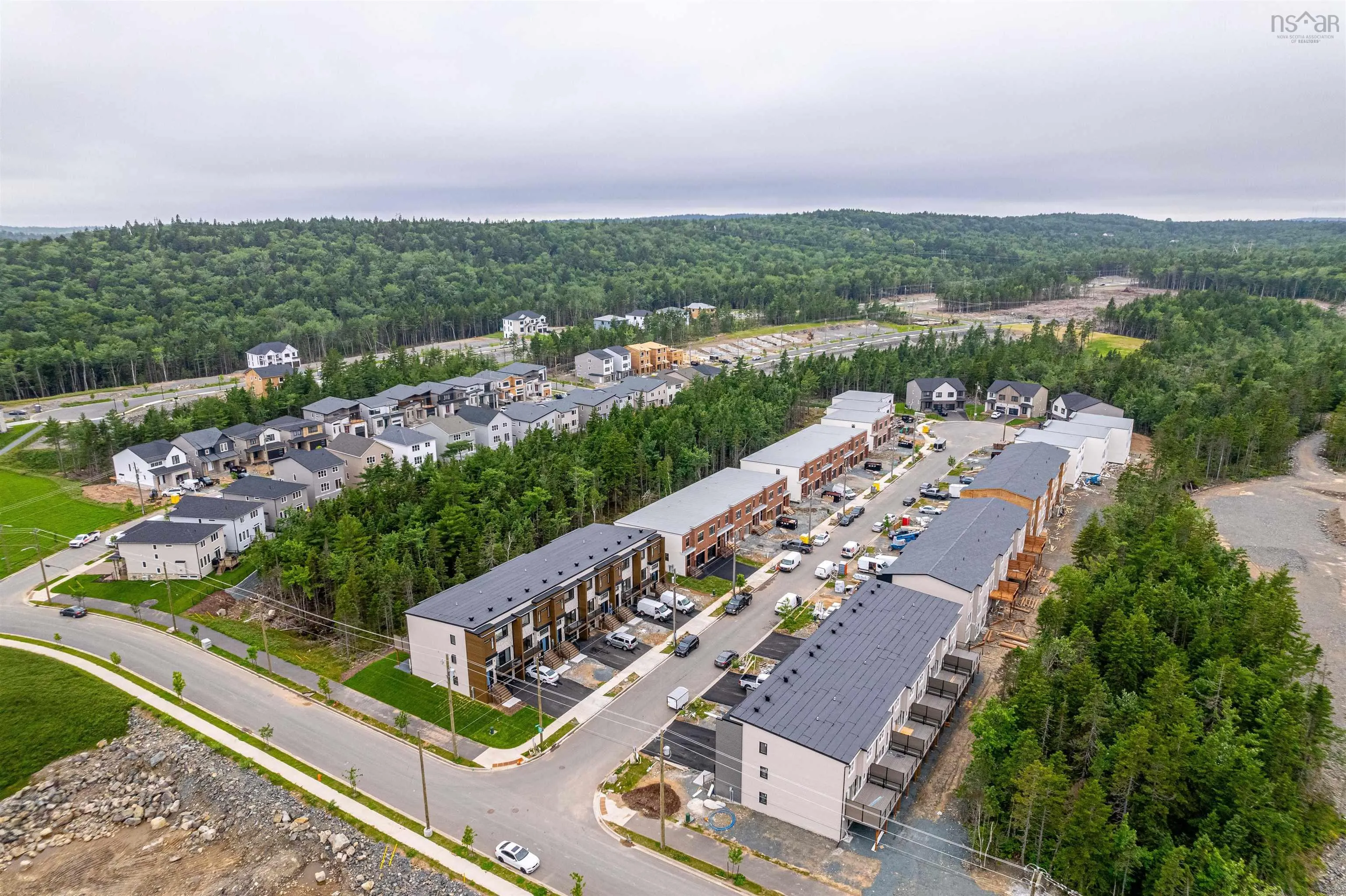 18 Trekker Drive, Bedford, NS B4B 2K7, 3 Bedrooms Bedrooms, ,4 BathroomsBathrooms,Residential,For Sale,Trekker,202520268