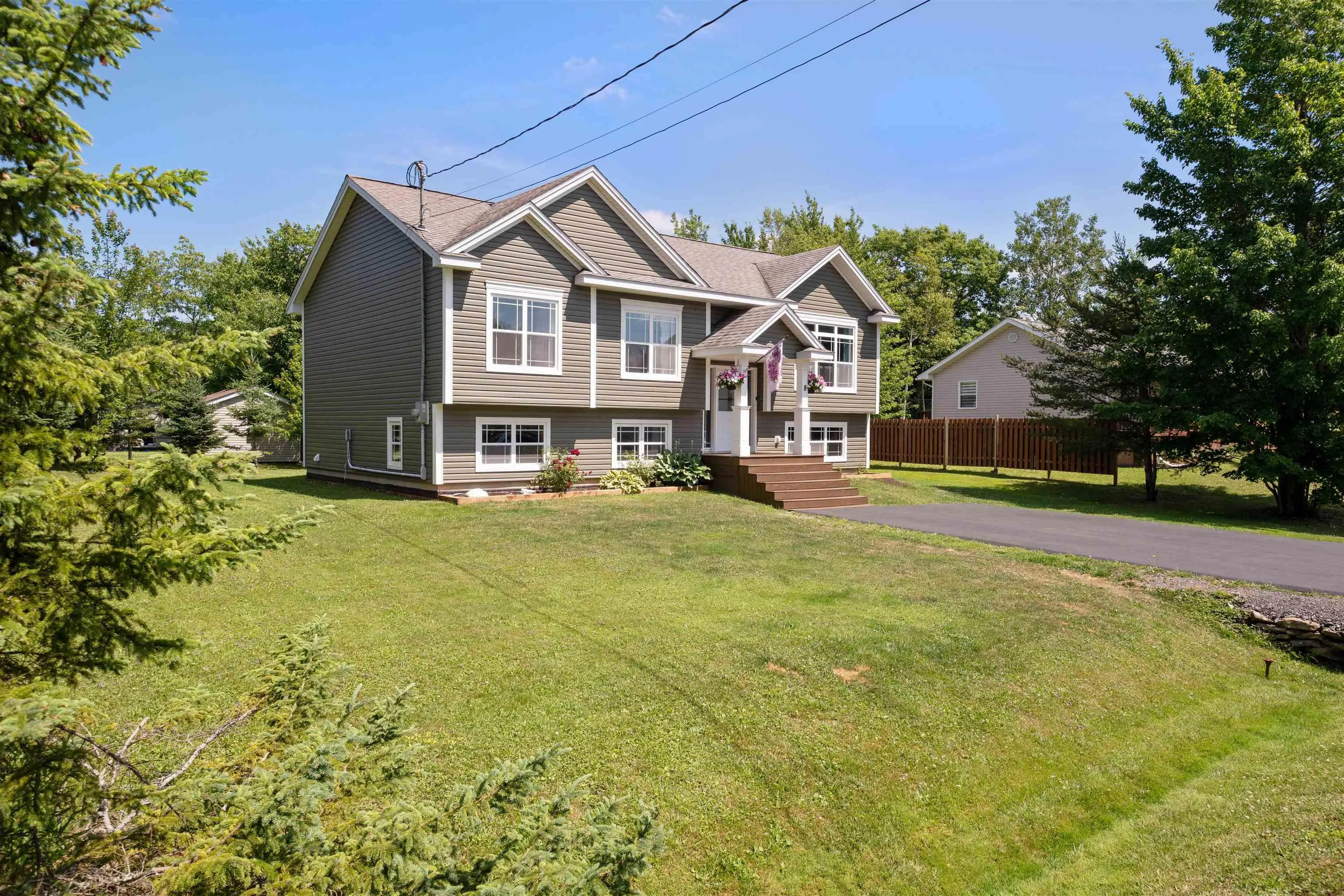 8 Maple Crescent, Mount William, NS B2H 5C6, 6 Bedrooms Bedrooms, ,2 BathroomsBathrooms,Residential,For Sale,Maple,202518114