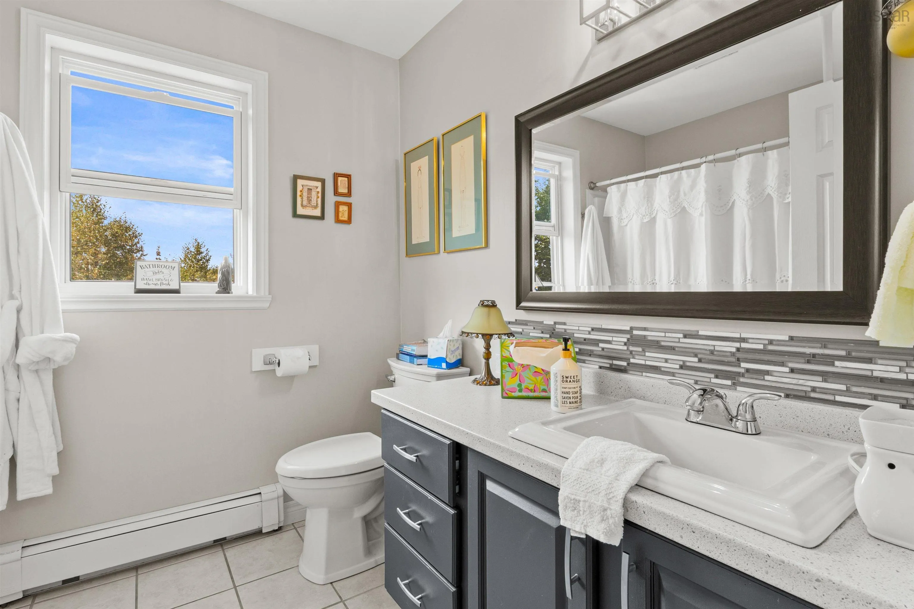 122 Honeysuckle Road, Middle Sackville, NS B4E 3J9, 4 Bedrooms Bedrooms, ,4 BathroomsBathrooms,Residential,For Sale,Honeysuckle,202523163