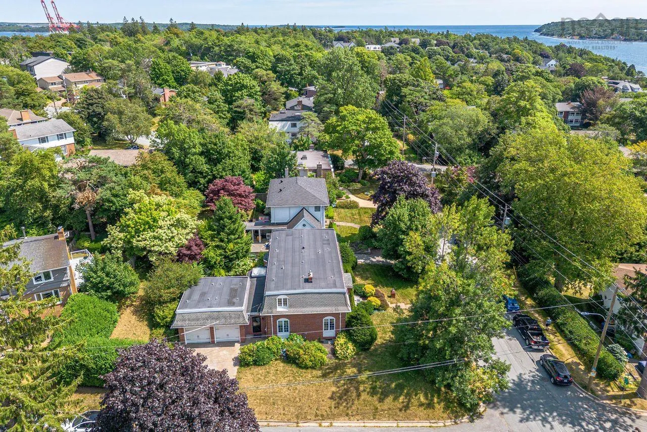 569 Francklyn Street, Halifax, NS B3H 3B3, 4 Bedrooms Bedrooms, ,4 BathroomsBathrooms,Residential,For Sale,Francklyn,202520203
