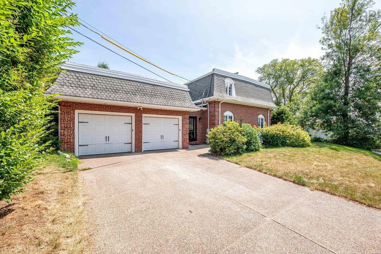 569 Francklyn Street, Halifax, NS B3H 3B3, 4 Bedrooms Bedrooms, ,4 BathroomsBathrooms,Residential,For Sale,Francklyn,202520203
