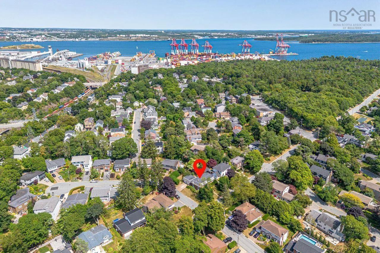 569 Francklyn Street, Halifax, NS B3H 3B3, 4 Bedrooms Bedrooms, ,4 BathroomsBathrooms,Residential,For Sale,Francklyn,202520203
